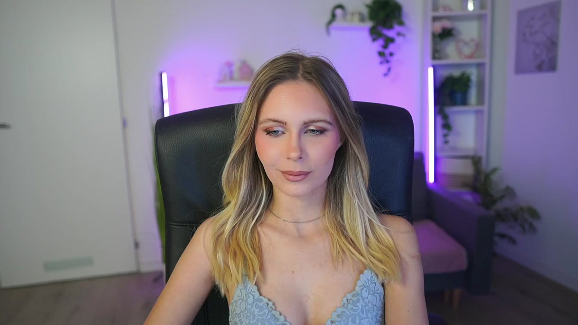 Gallery image thumbnail from Catecrago_'s myfreecams stream on, 02/17/2026, 14:56 image 15 of 20
