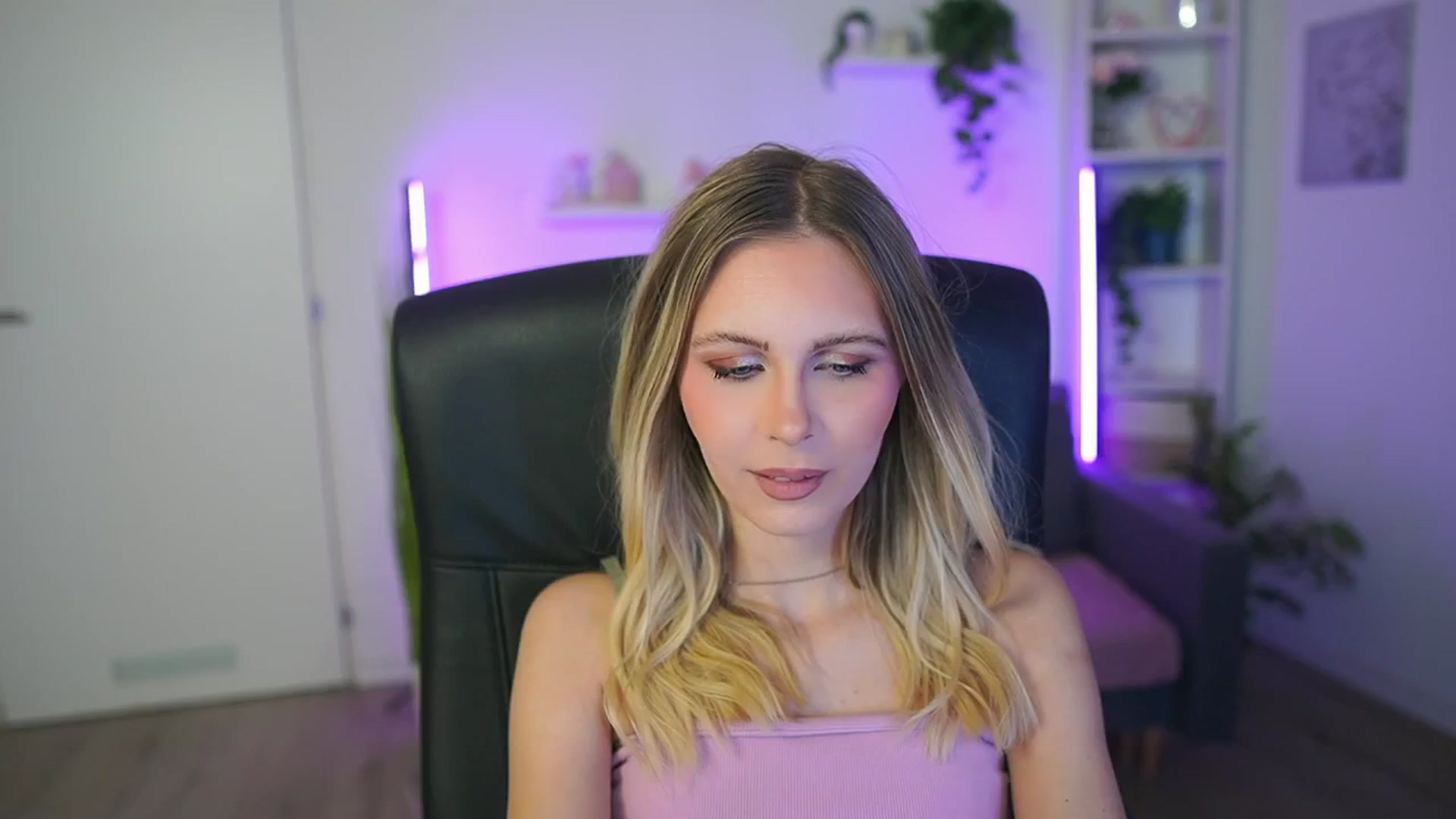 Gallery image thumbnail from Catecrago_'s myfreecams stream on, 02/17/2026, 14:56 image 5 of 20