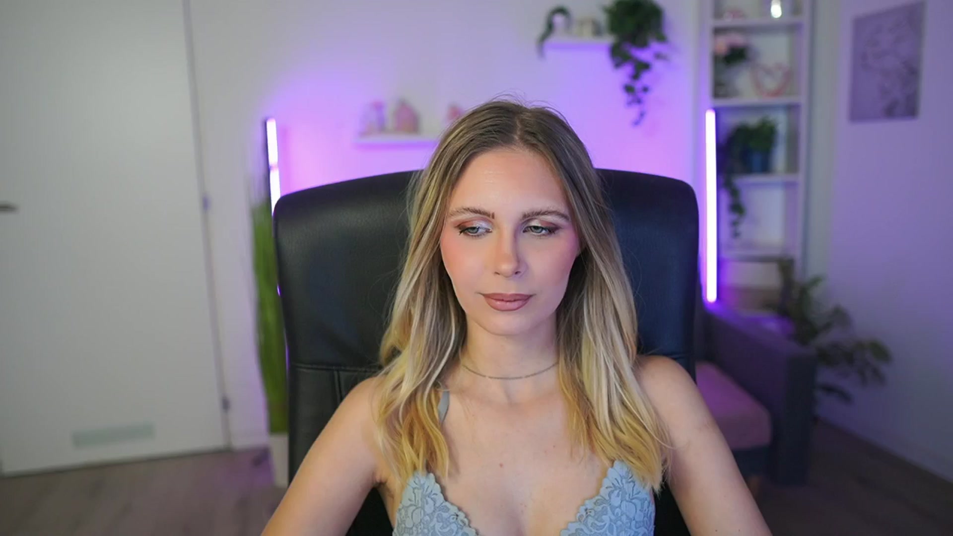 Gallery image thumbnail from Catecrago_'s myfreecams stream on, 02/17/2026, 14:56 image 17 of 20