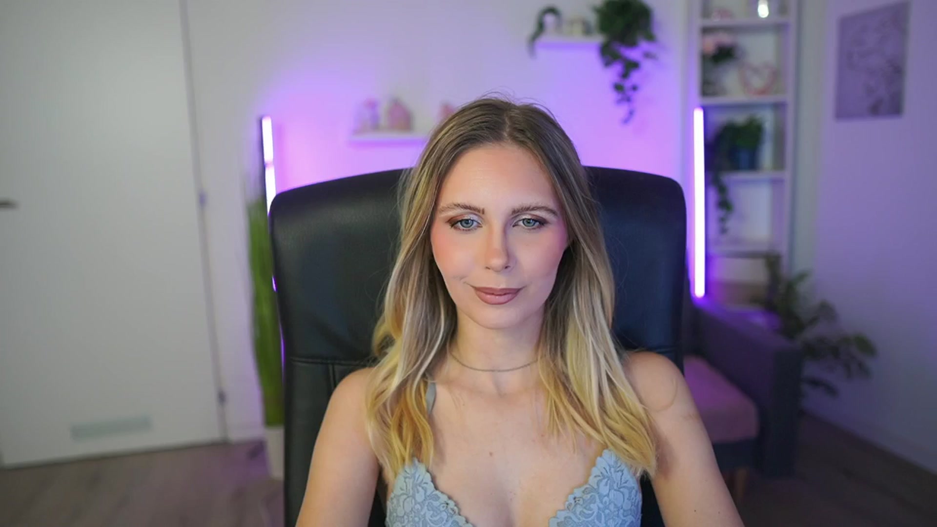 Gallery image thumbnail from Catecrago_'s myfreecams stream on, 02/17/2026, 14:56 image 16 of 20