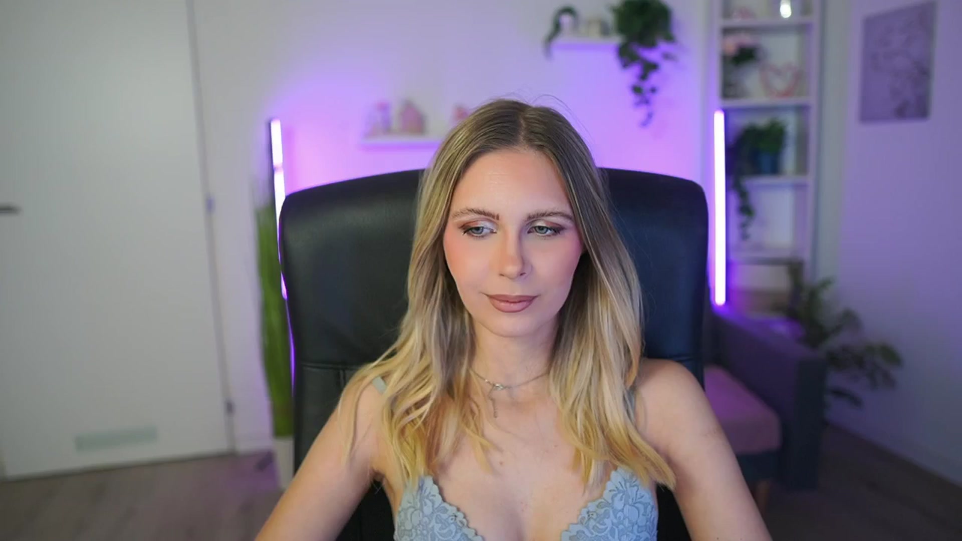 Gallery image thumbnail from Catecrago_'s myfreecams stream on, 02/17/2026, 14:56 image 9 of 20