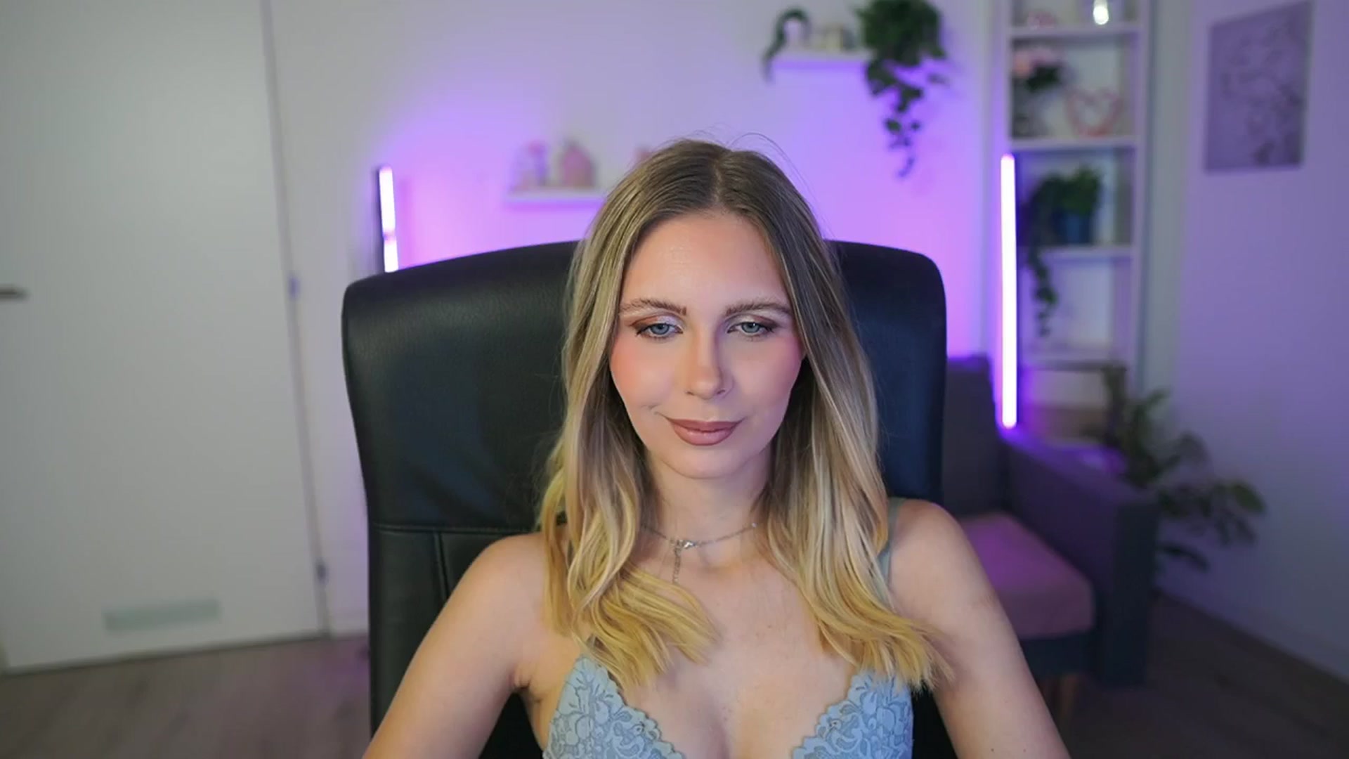 Gallery image thumbnail from Catecrago_'s myfreecams stream on, 02/17/2026, 14:56 image 10 of 20