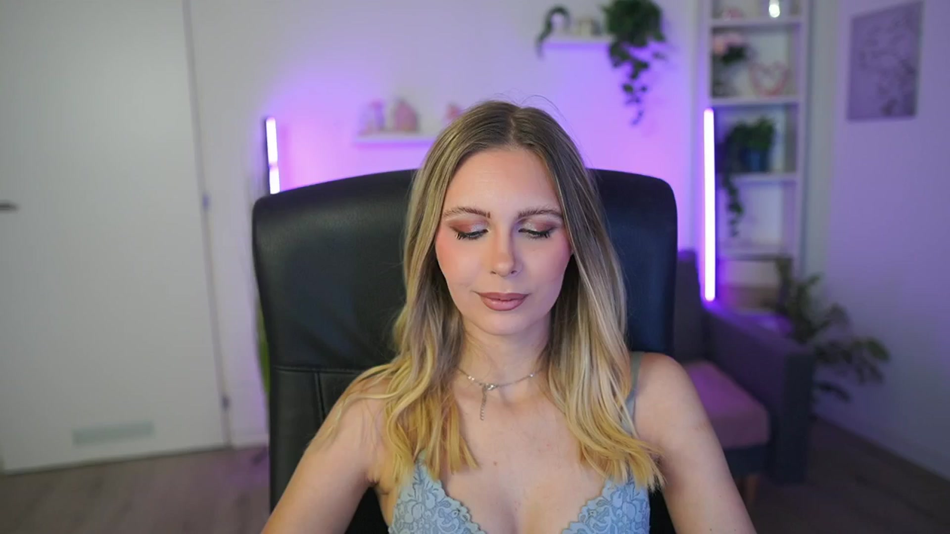 Gallery image thumbnail from Catecrago_'s myfreecams stream on, 02/17/2026, 14:56 image 11 of 20