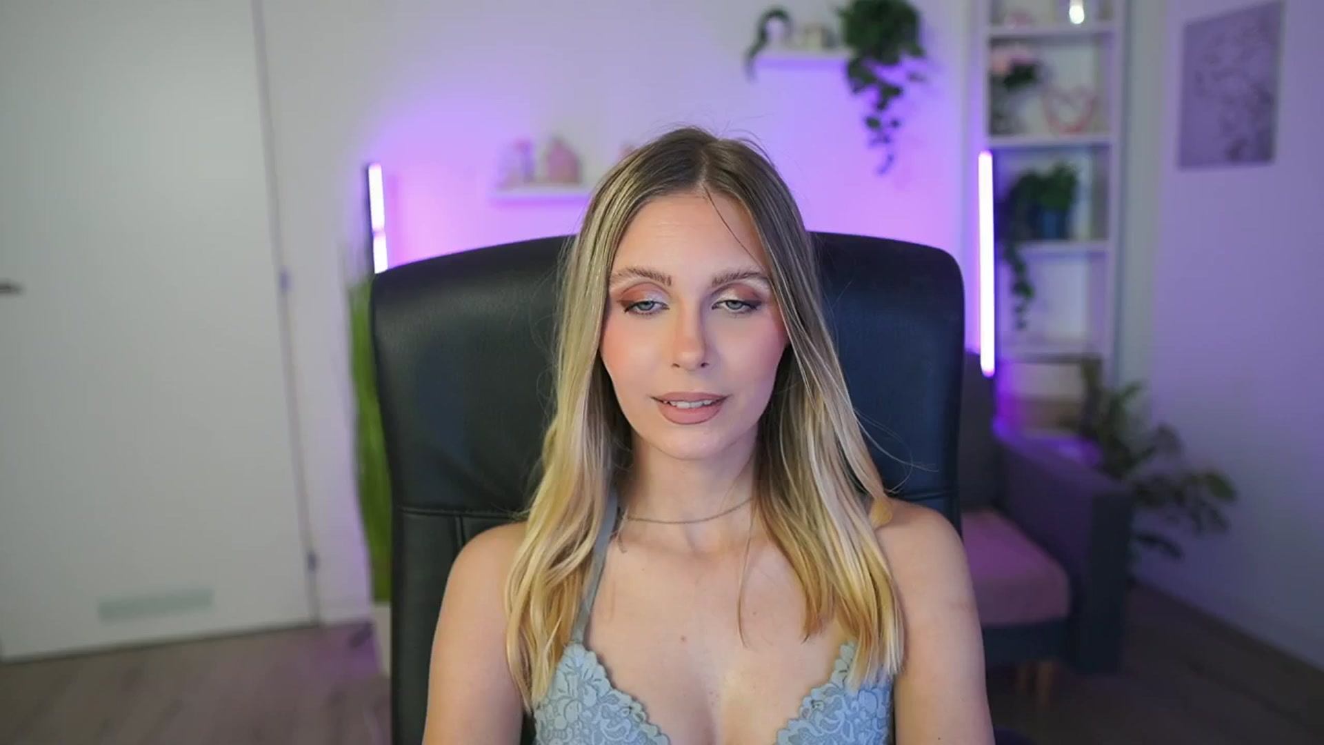Gallery image thumbnail from Catecrago_'s myfreecams stream on, 02/17/2026, 17:42 image 7 of 20