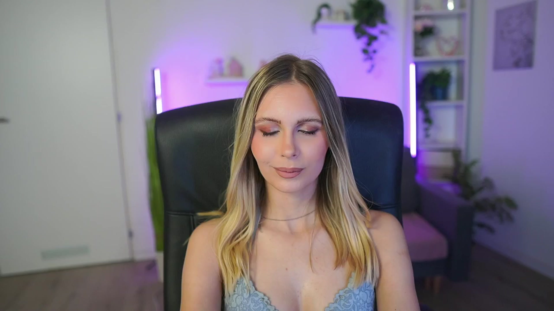 Gallery image thumbnail from Catecrago_'s myfreecams stream on, 02/17/2026, 17:42 image 8 of 20
