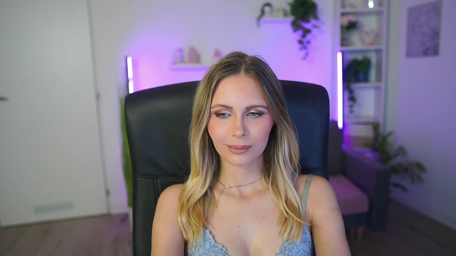Gallery image thumbnail from Catecrago_'s myfreecams stream on, 02/17/2026, 17:42 image 19 of 20