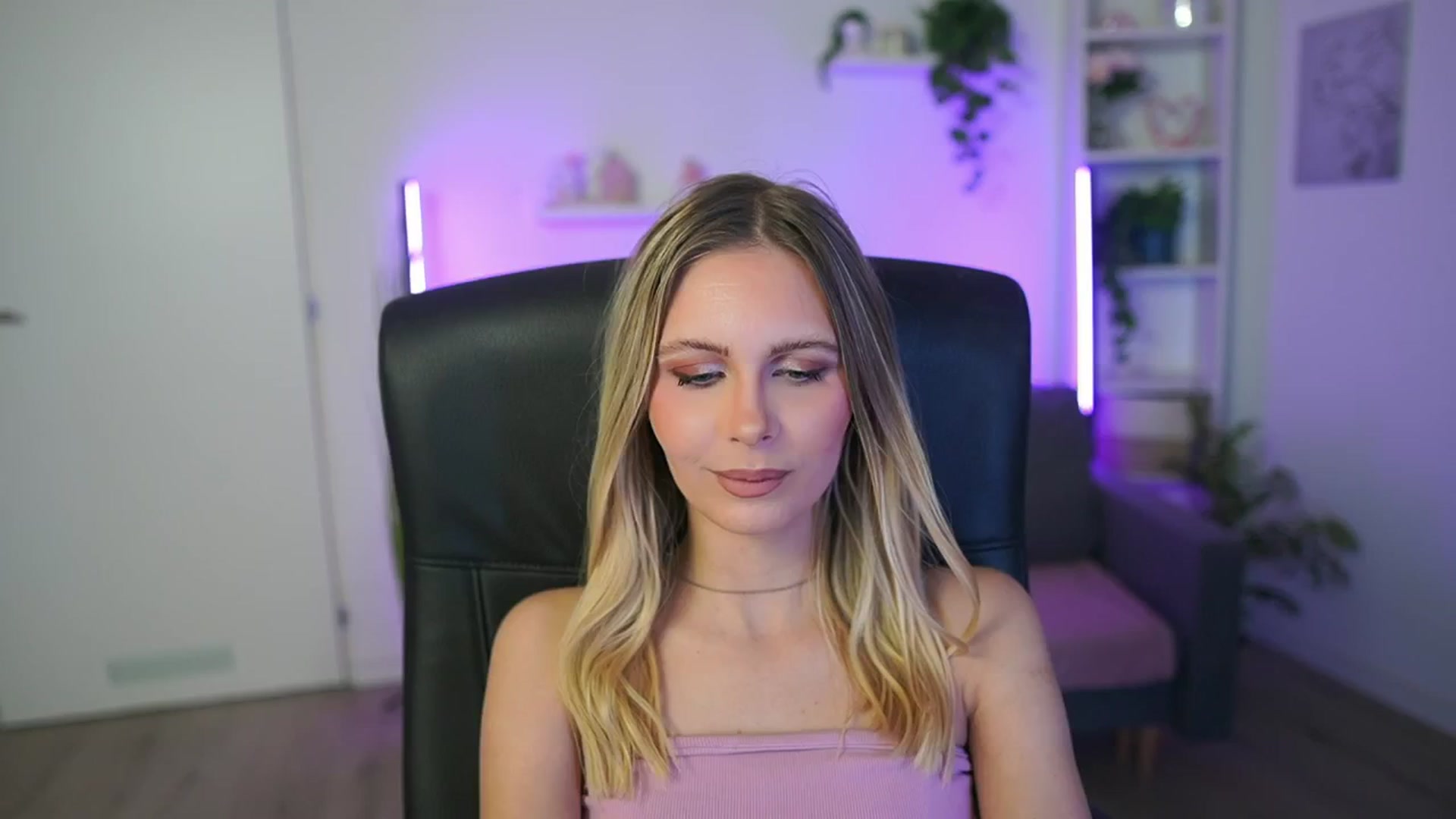 Gallery image thumbnail from Catecrago_'s myfreecams stream on, 02/17/2026, 17:42 image 3 of 20