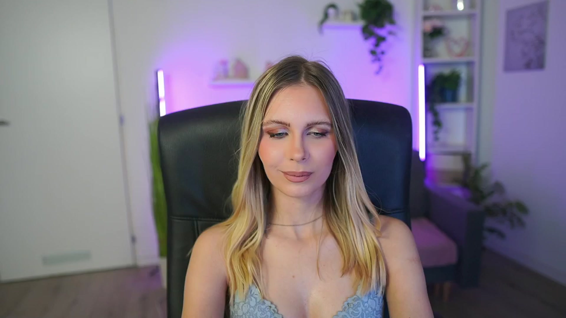 Gallery image thumbnail from Catecrago_'s myfreecams stream on, 02/17/2026, 17:42 image 9 of 20