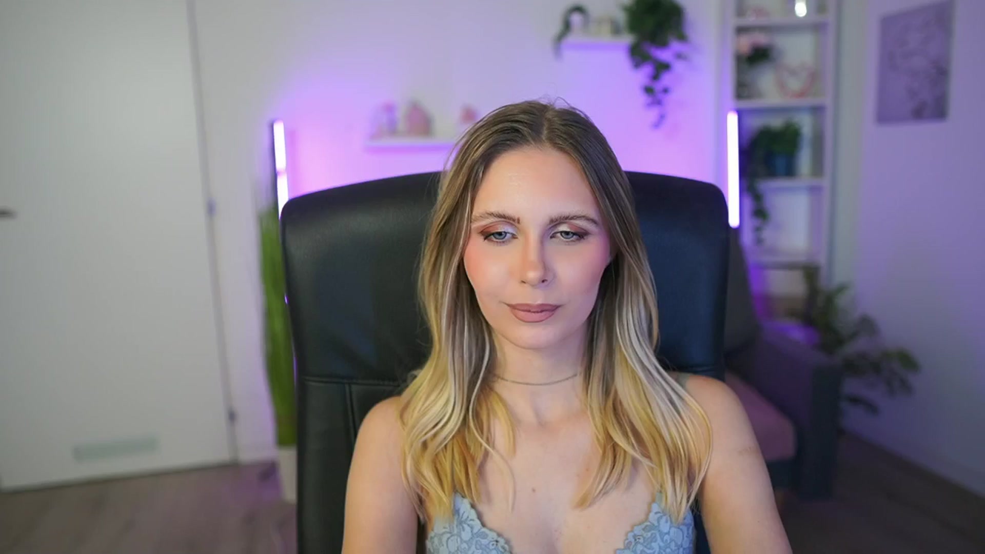 Gallery image thumbnail from Catecrago_'s myfreecams stream on, 02/17/2026, 18:35 image 14 of 20