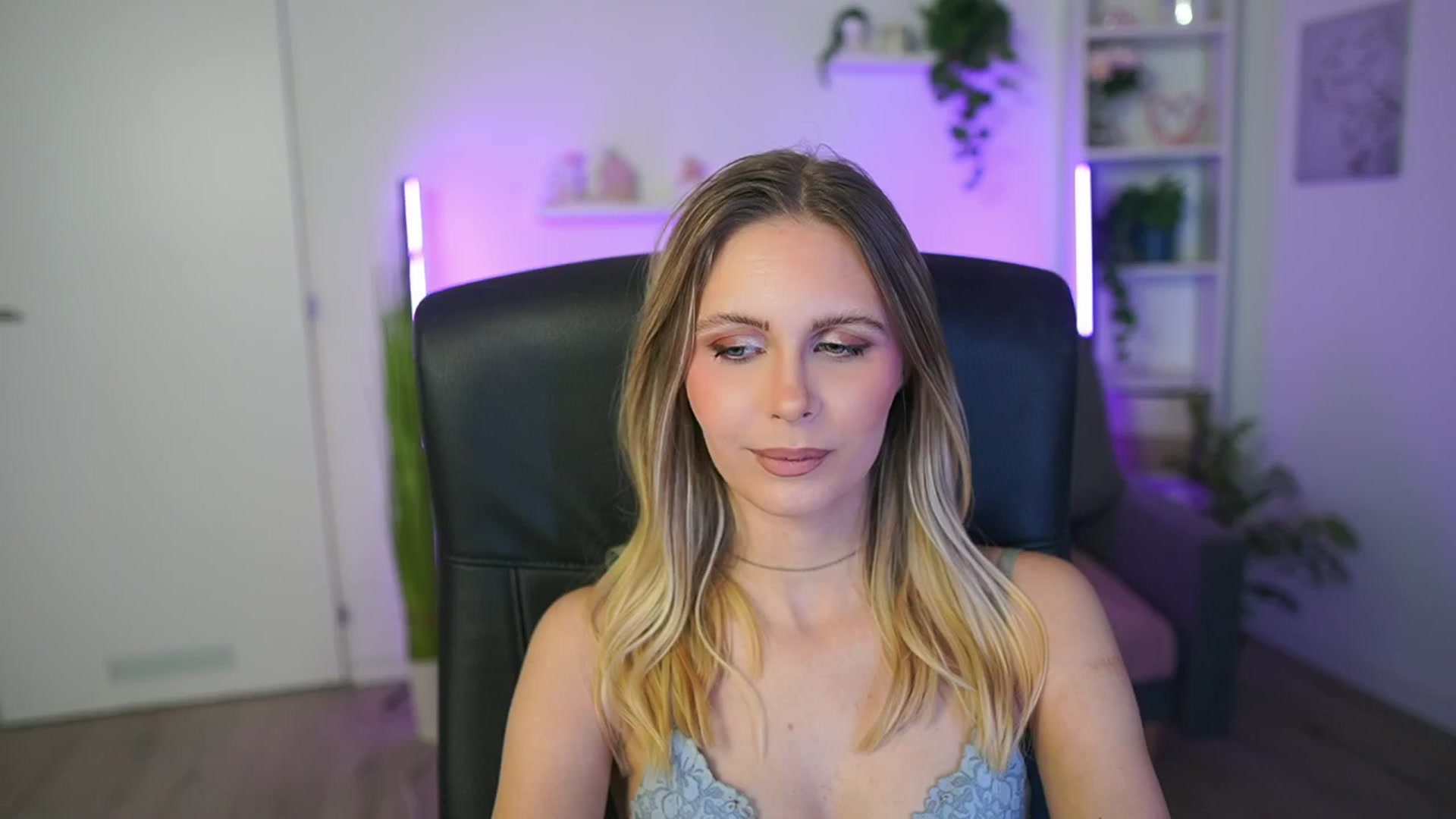 Gallery image thumbnail from Catecrago_'s myfreecams stream on, 02/17/2026, 18:35 image 16 of 20