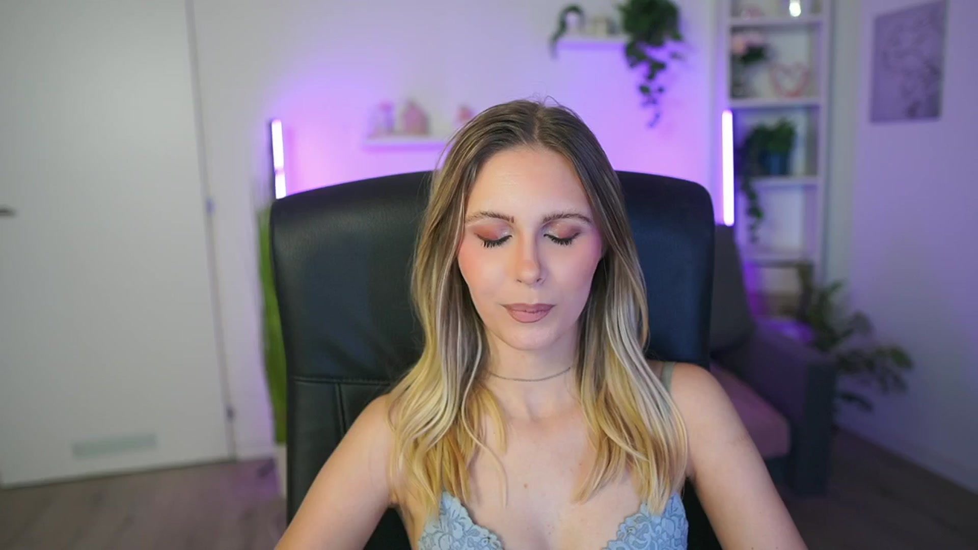 Gallery image thumbnail from Catecrago_'s myfreecams stream on, 02/17/2026, 18:35 image 19 of 20