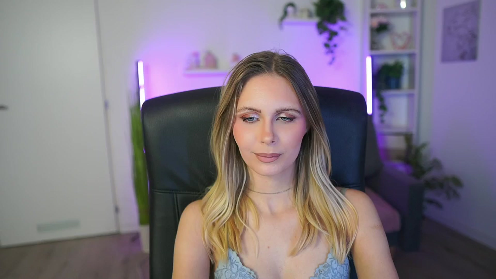 Gallery image thumbnail from Catecrago_'s myfreecams stream on, 02/17/2026, 18:35 image 13 of 20
