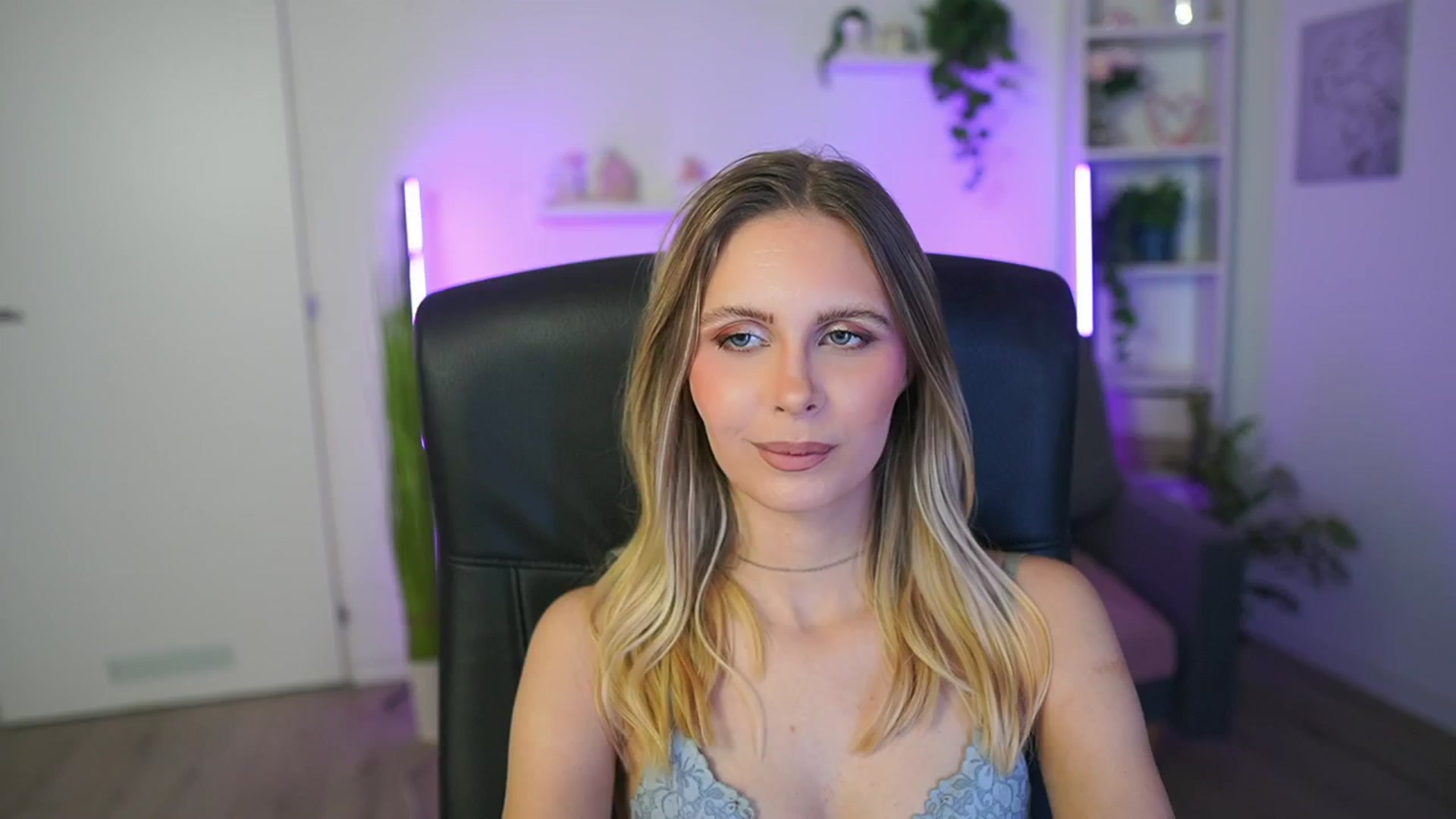 Gallery image thumbnail from Catecrago_'s myfreecams stream on, 02/17/2026, 18:35 image 15 of 20