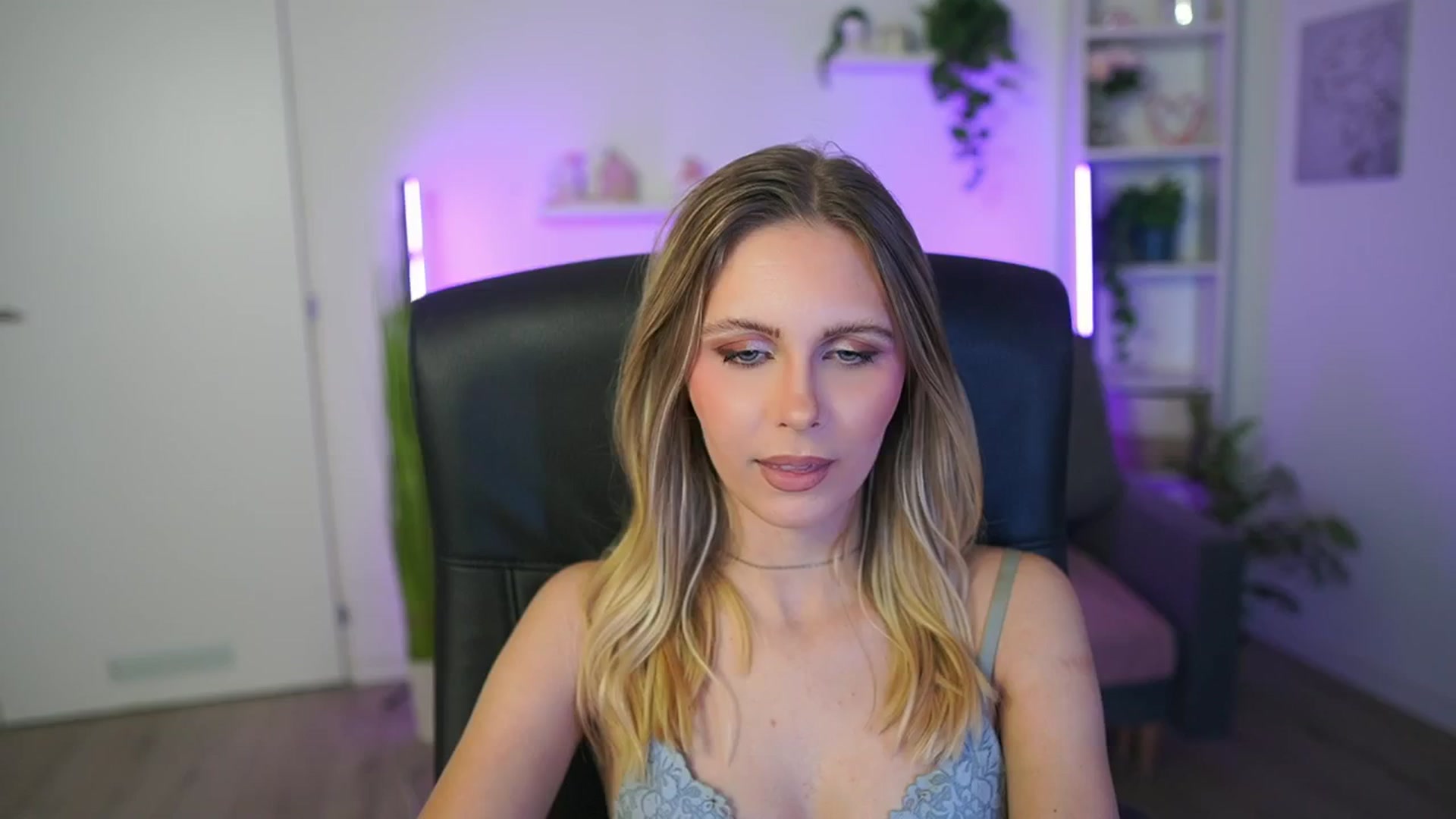 Gallery image thumbnail from Catecrago_'s myfreecams stream on, 02/17/2026, 18:35 image 1 of 20