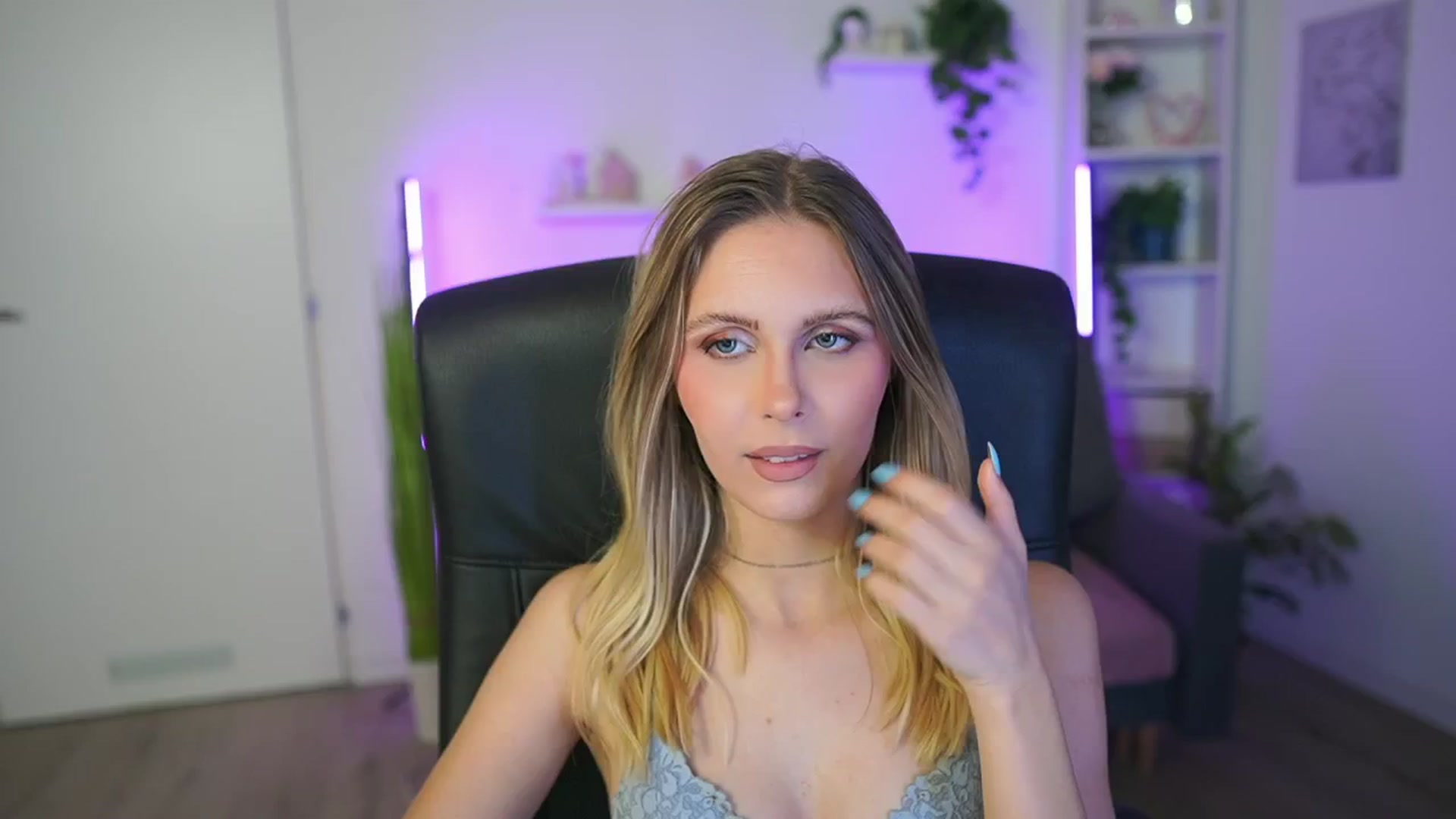 Gallery image thumbnail from Catecrago_'s myfreecams stream on, 02/17/2026, 18:35 image 3 of 20