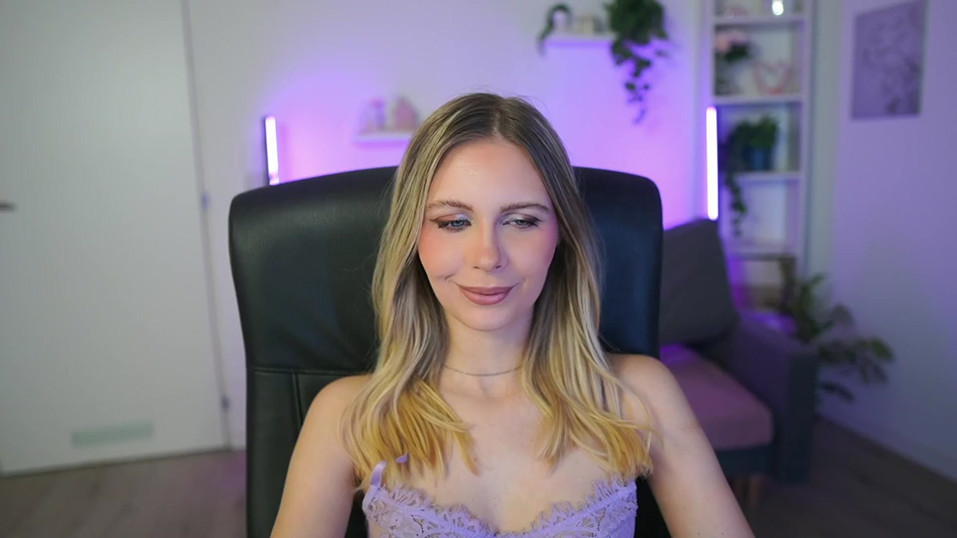Gallery image thumbnail from Catecrago_'s myfreecams stream on, 02/18/2026, 11:13 image 7 of 20
