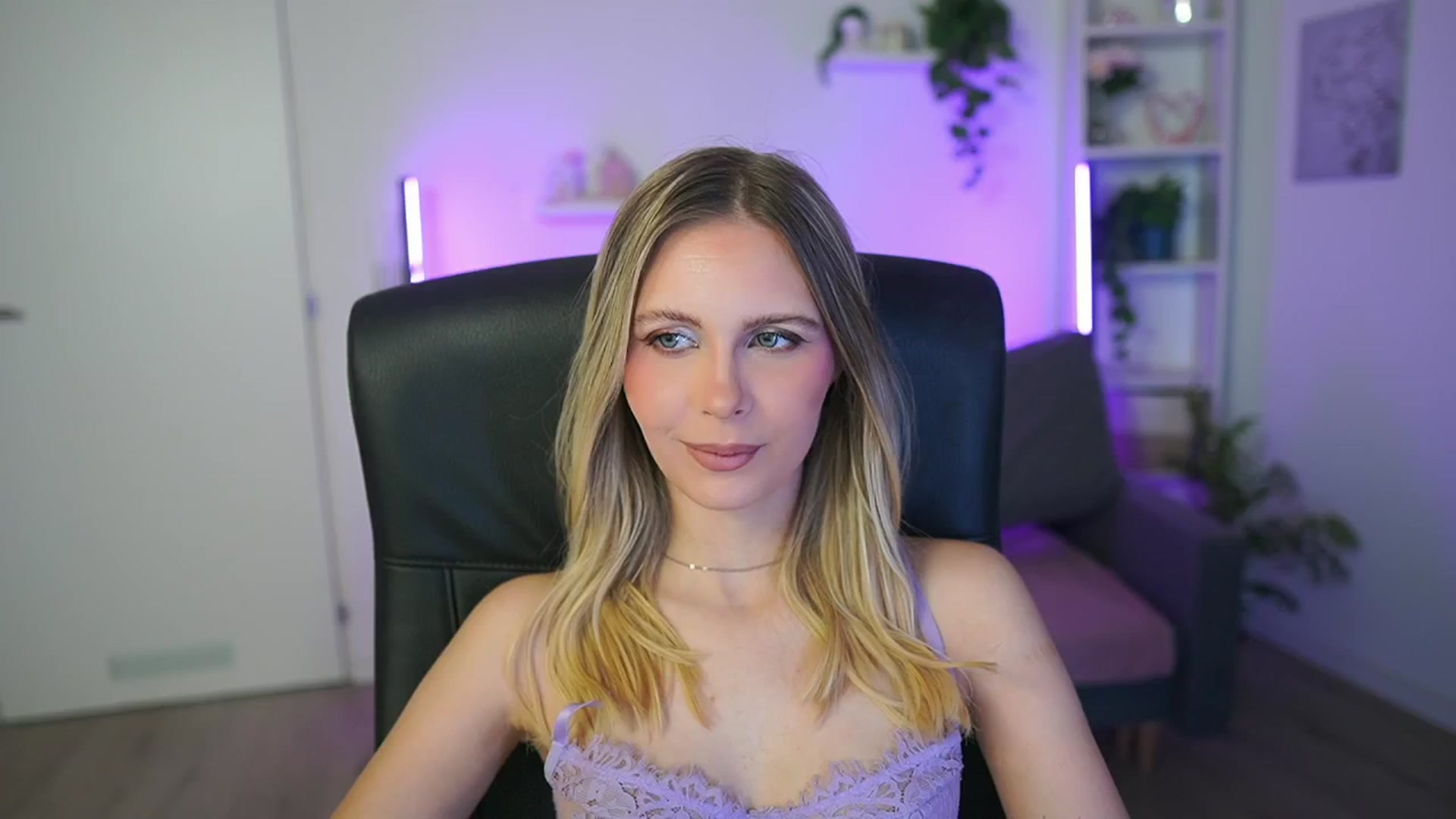 Gallery image thumbnail from Catecrago_'s myfreecams stream on, 02/18/2026, 11:13 image 9 of 20