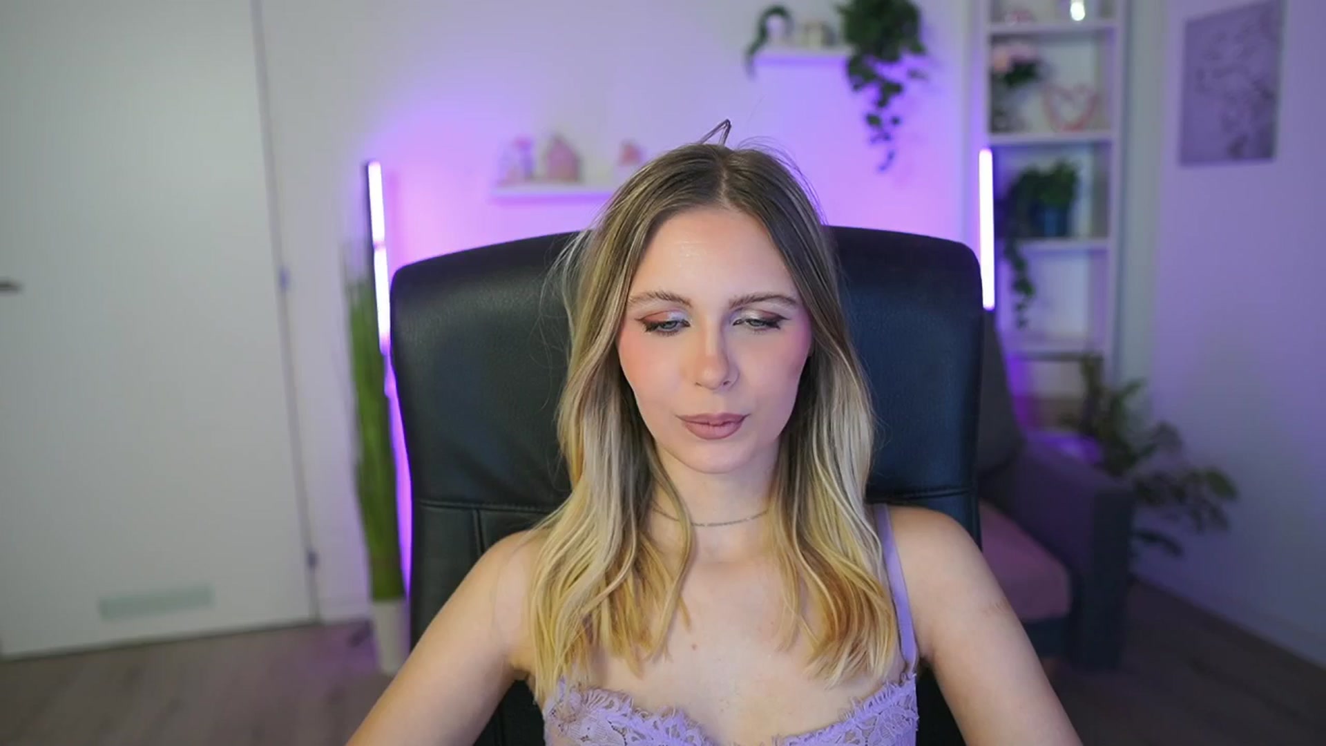 Gallery image thumbnail from Catecrago_'s myfreecams stream on, 02/18/2026, 11:13 image 16 of 20