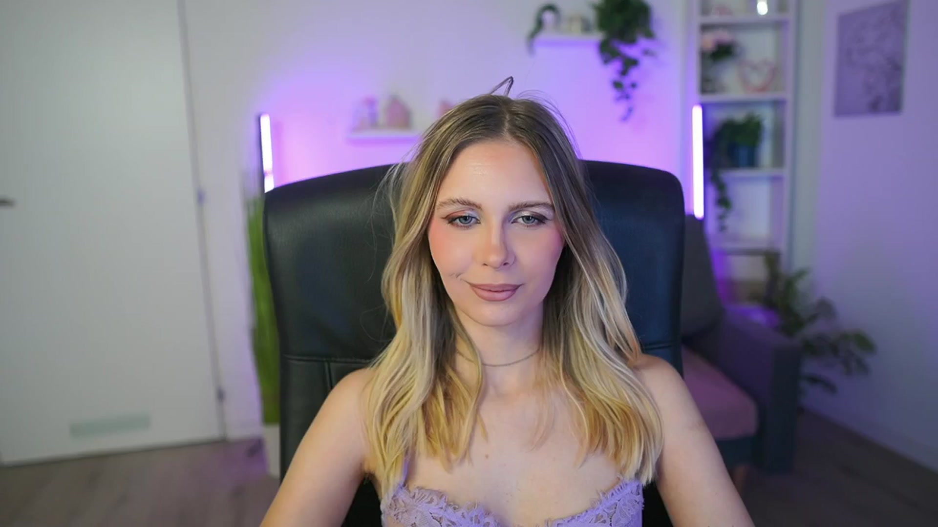 Gallery image thumbnail from Catecrago_'s myfreecams stream on, 02/18/2026, 11:13 image 15 of 20