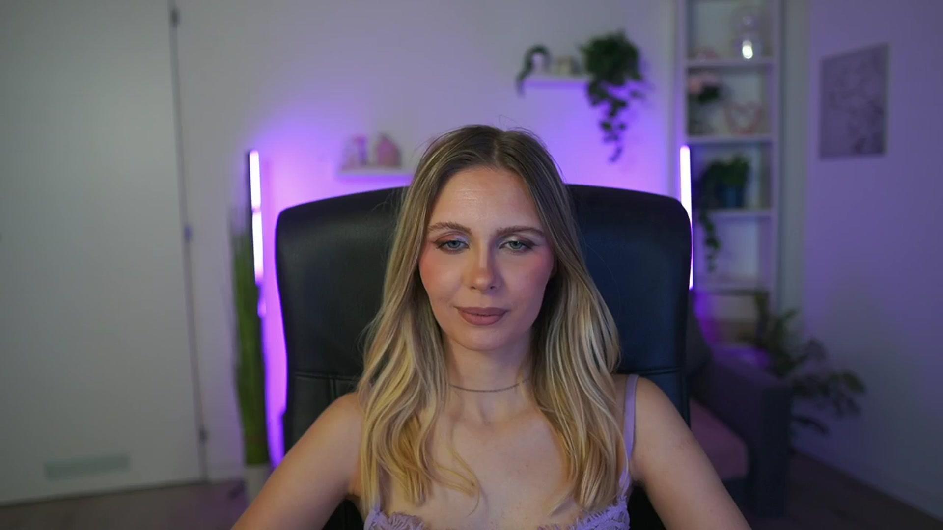 Gallery image thumbnail from Catecrago_'s myfreecams stream on, 02/18/2026, 13:46 image 18 of 20