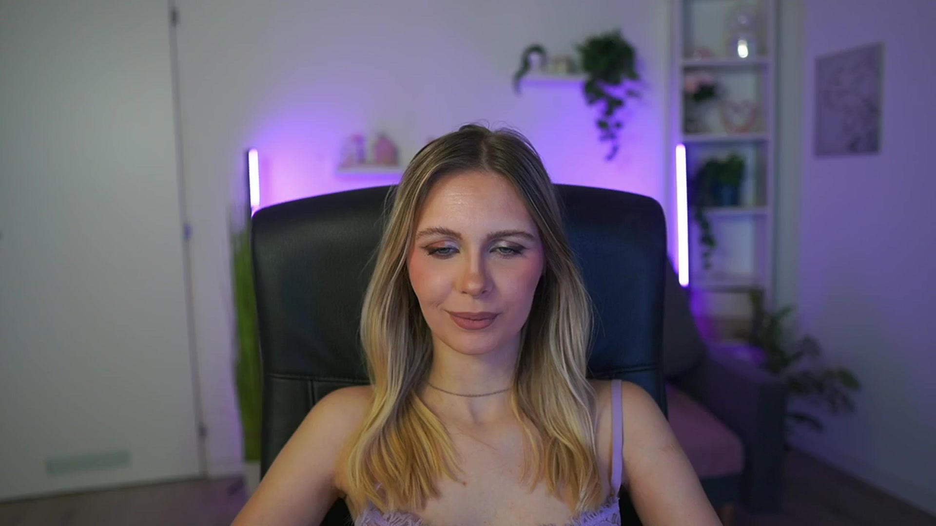 Gallery image thumbnail from Catecrago_'s myfreecams stream on, 02/18/2026, 13:46 image 10 of 20