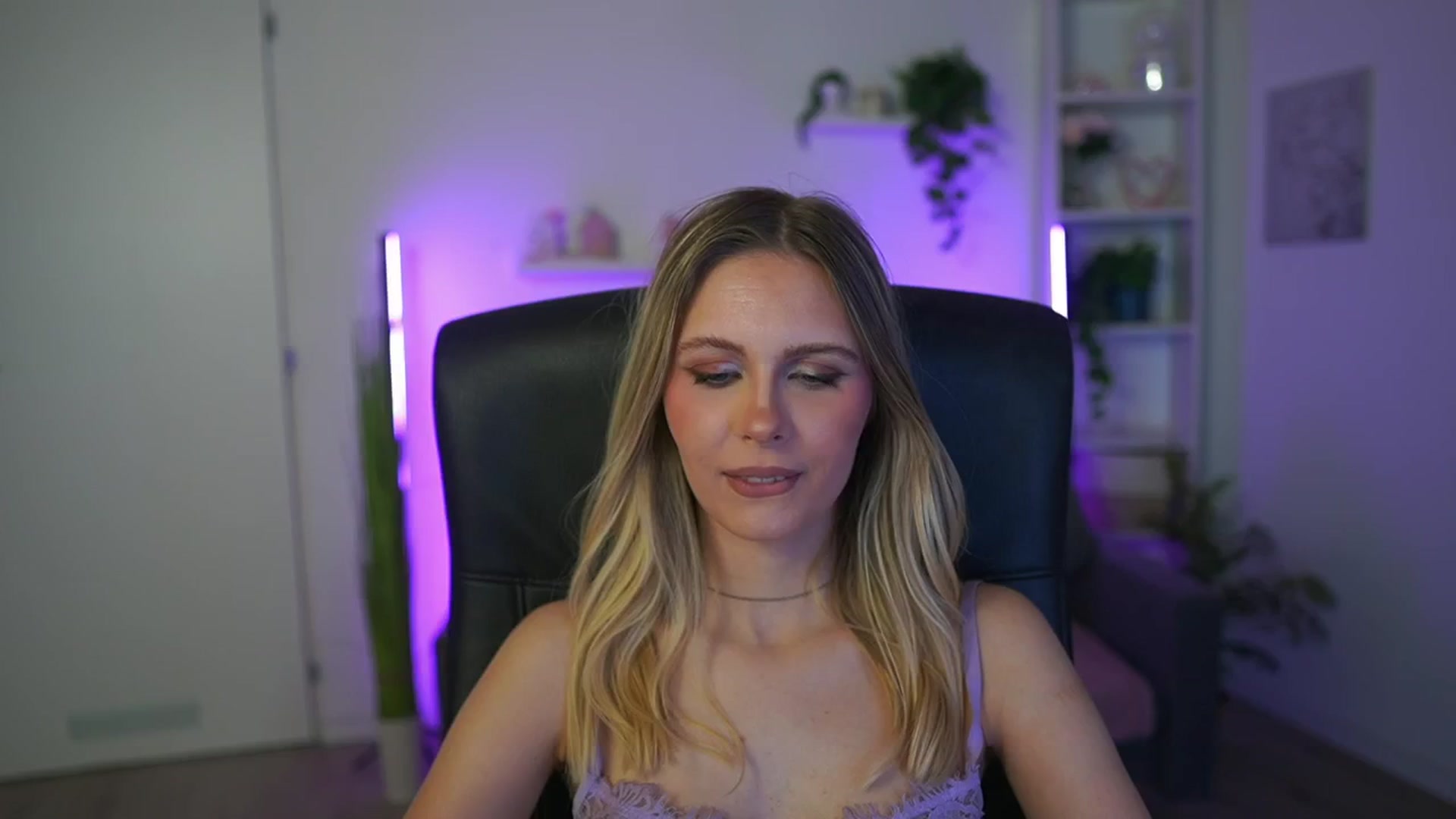 Gallery image thumbnail from Catecrago_'s myfreecams stream on, 02/18/2026, 13:46 image 17 of 20