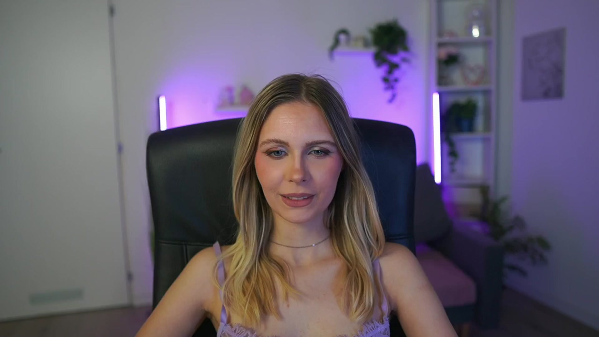Gallery image thumbnail from Catecrago_'s myfreecams stream on, 02/18/2026, 13:46 image 6 of 20