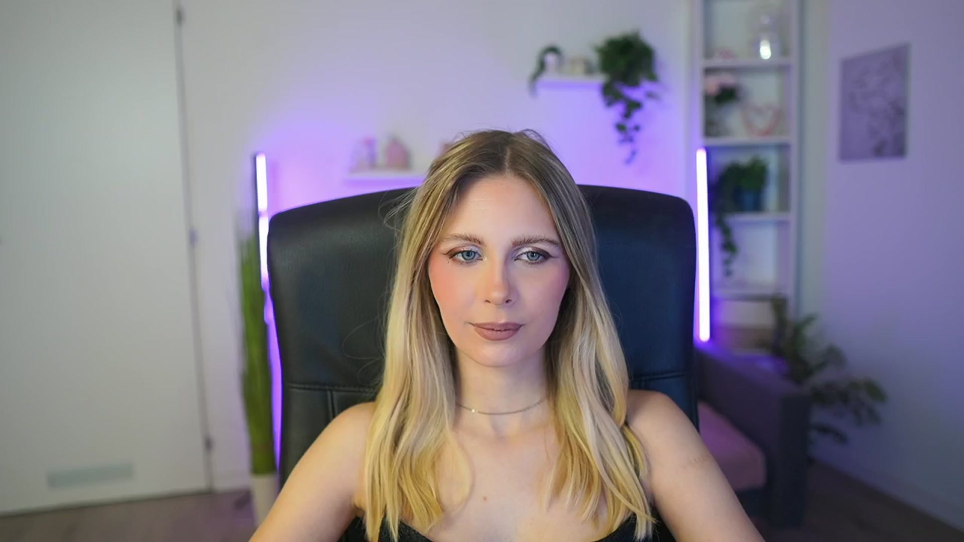 Gallery image thumbnail from Catecrago_'s myfreecams stream on, 02/19/2026, 12:22 image 10 of 20