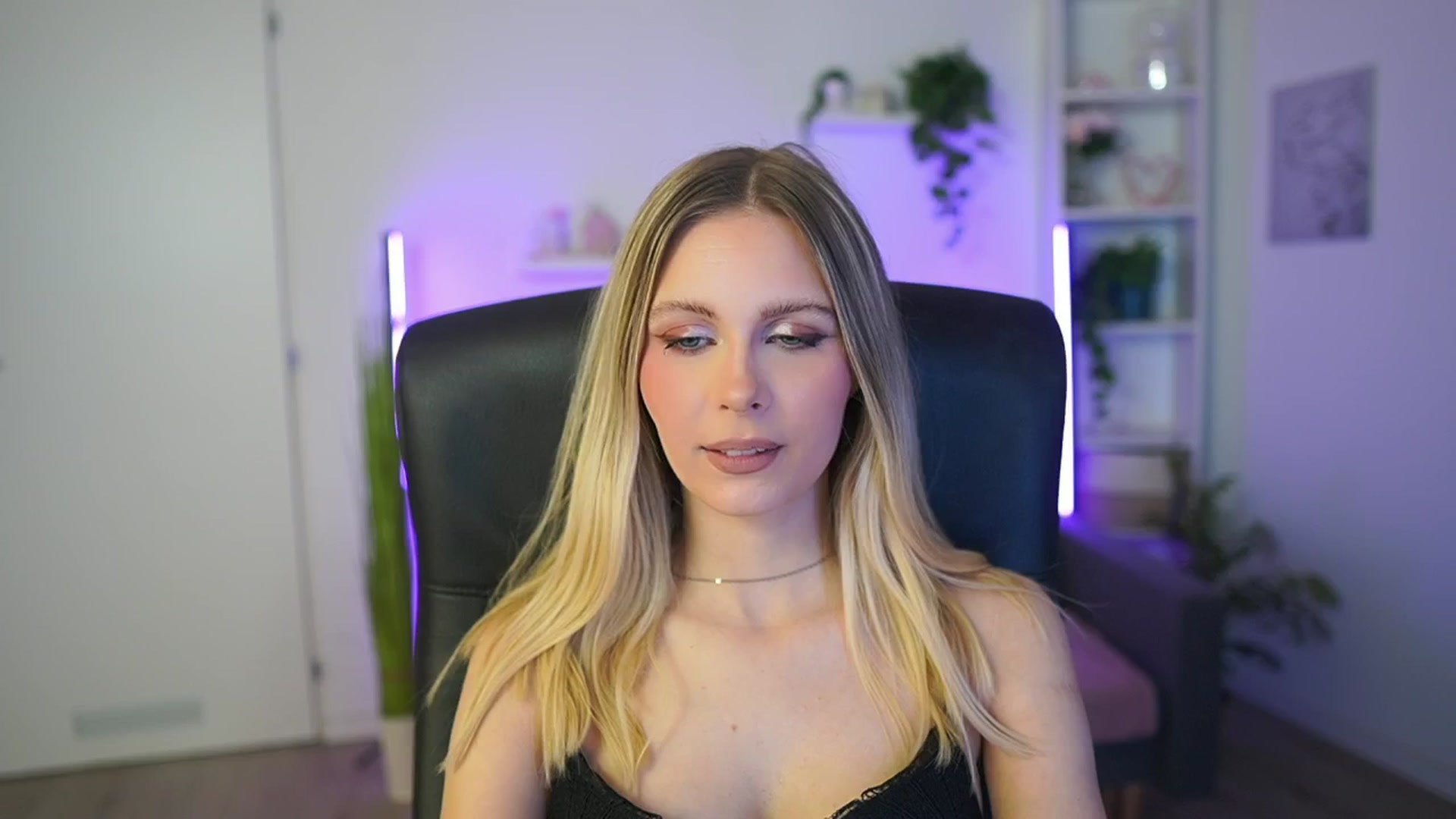 Gallery image thumbnail from Catecrago_'s myfreecams stream on, 02/19/2026, 12:22 image 11 of 20