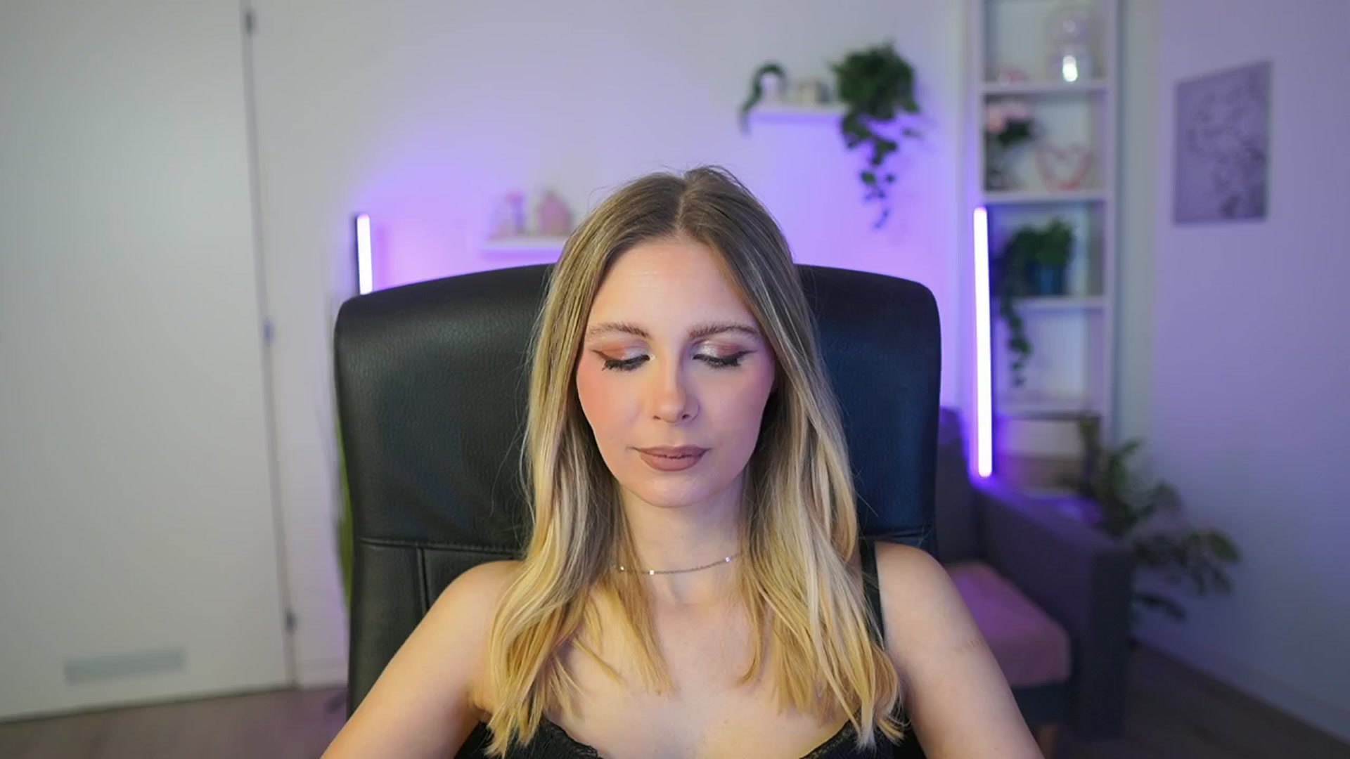 Gallery image thumbnail from Catecrago_'s myfreecams stream on, 02/19/2026, 12:22 image 5 of 20