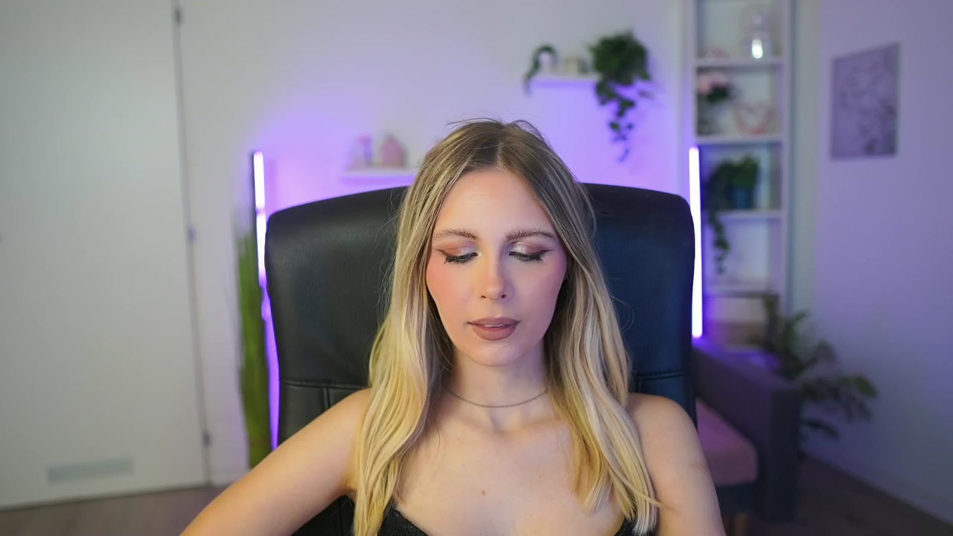 Gallery image thumbnail from Catecrago_'s myfreecams stream on, 02/19/2026, 12:22 image 8 of 20