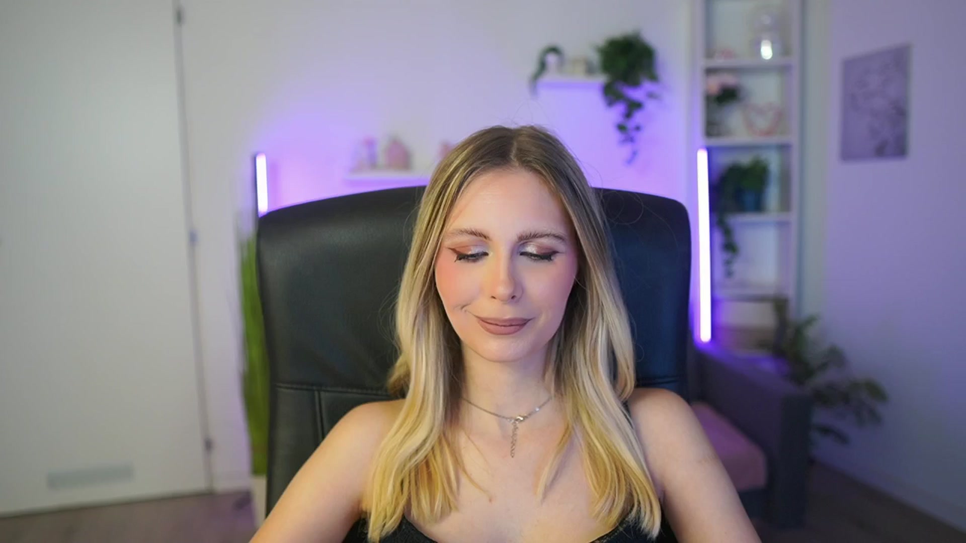 Gallery image thumbnail from Catecrago_'s myfreecams stream on, 02/19/2026, 12:22 image 19 of 20