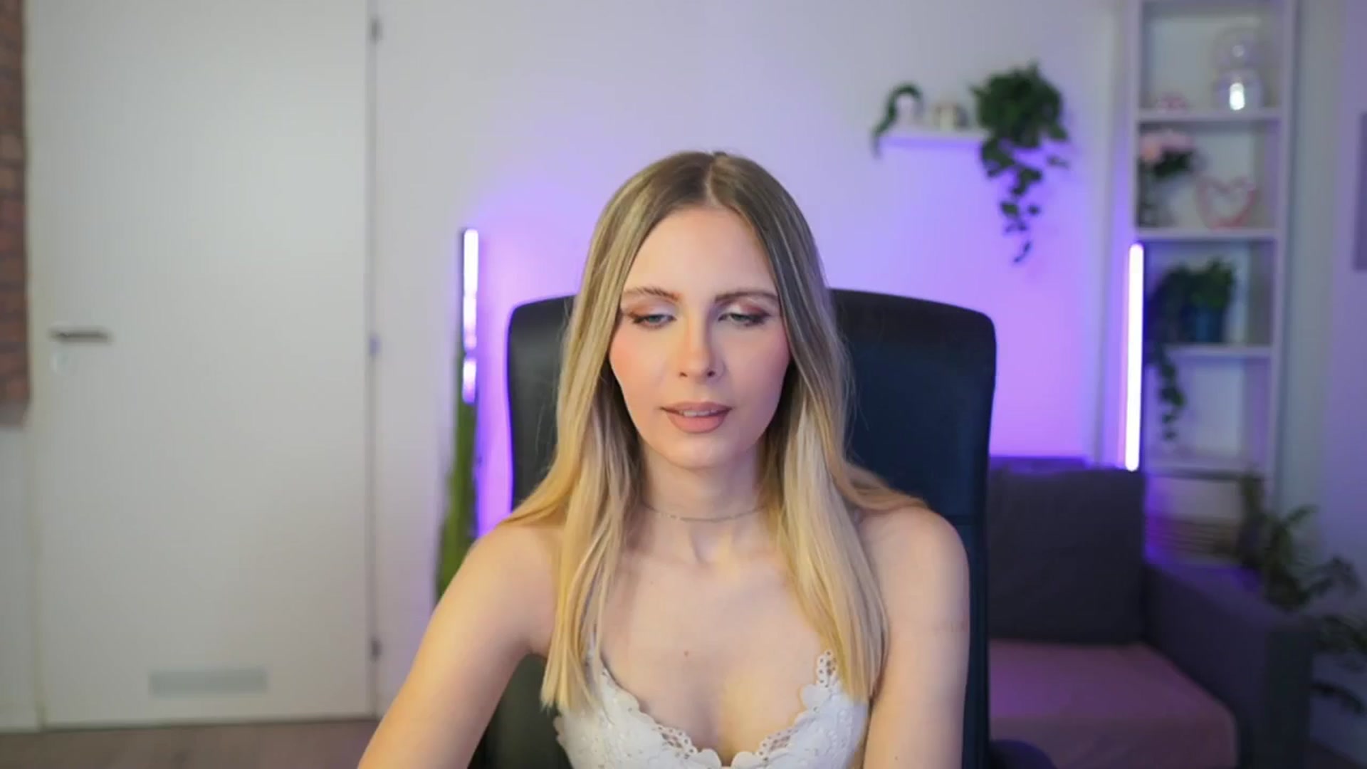 Gallery image thumbnail from Catecrago_'s myfreecams stream on, 02/23/2026, 16:56 image 2 of 20