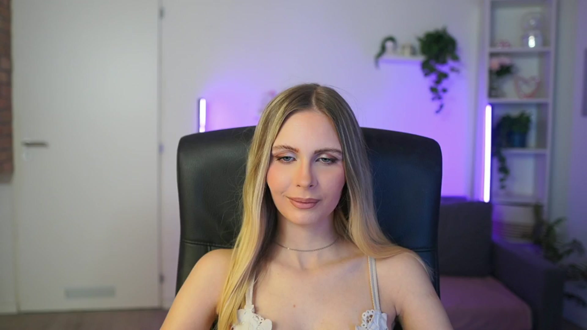 Gallery image thumbnail from Catecrago_'s myfreecams stream on, 02/23/2026, 16:56 image 9 of 20