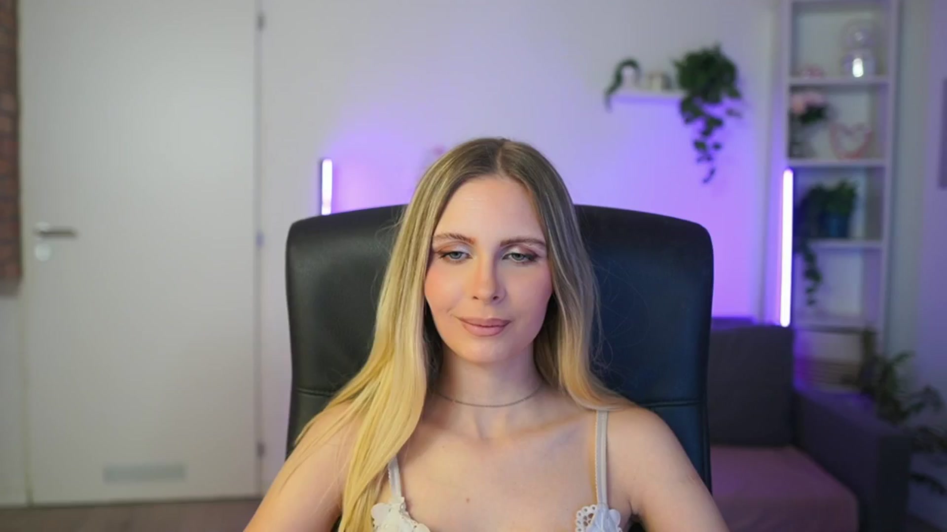 Gallery image thumbnail from Catecrago_'s myfreecams stream on, 02/23/2026, 17:59 image 17 of 20