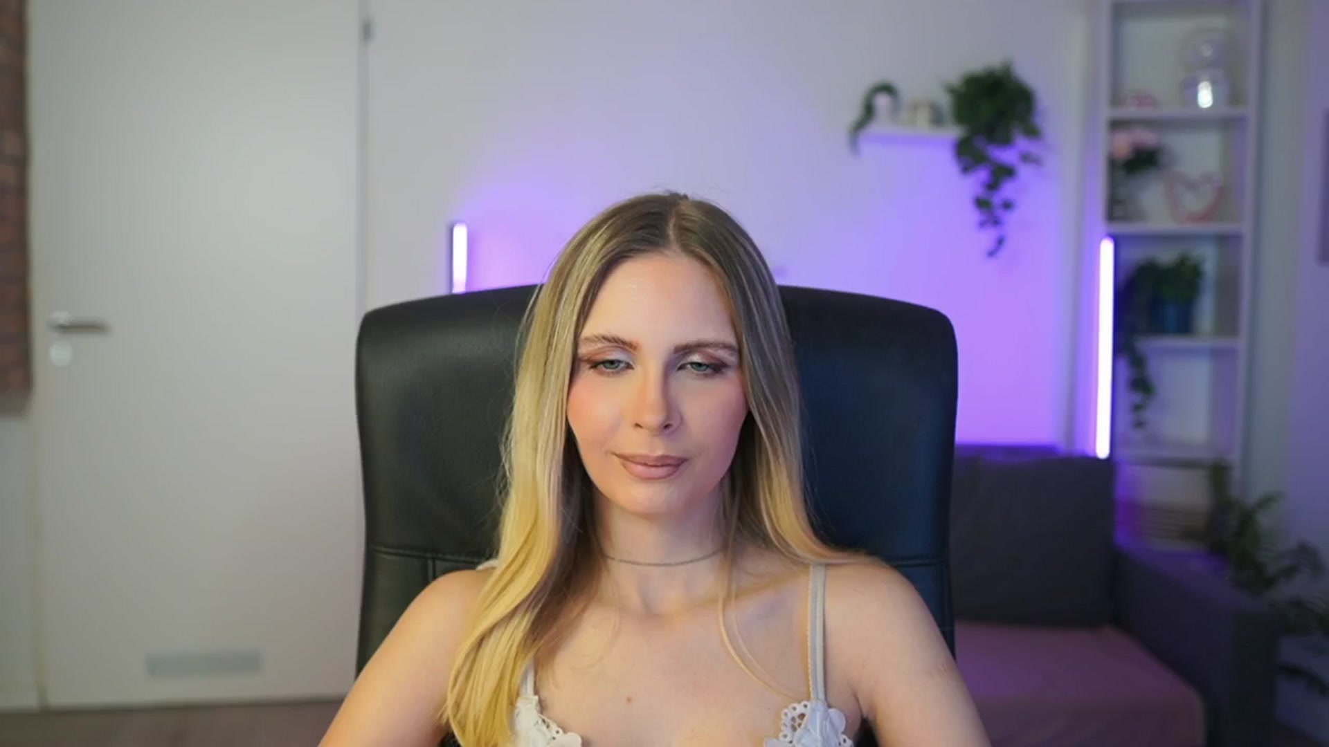 Gallery image thumbnail from Catecrago_'s myfreecams stream on, 02/23/2026, 17:59 image 12 of 20