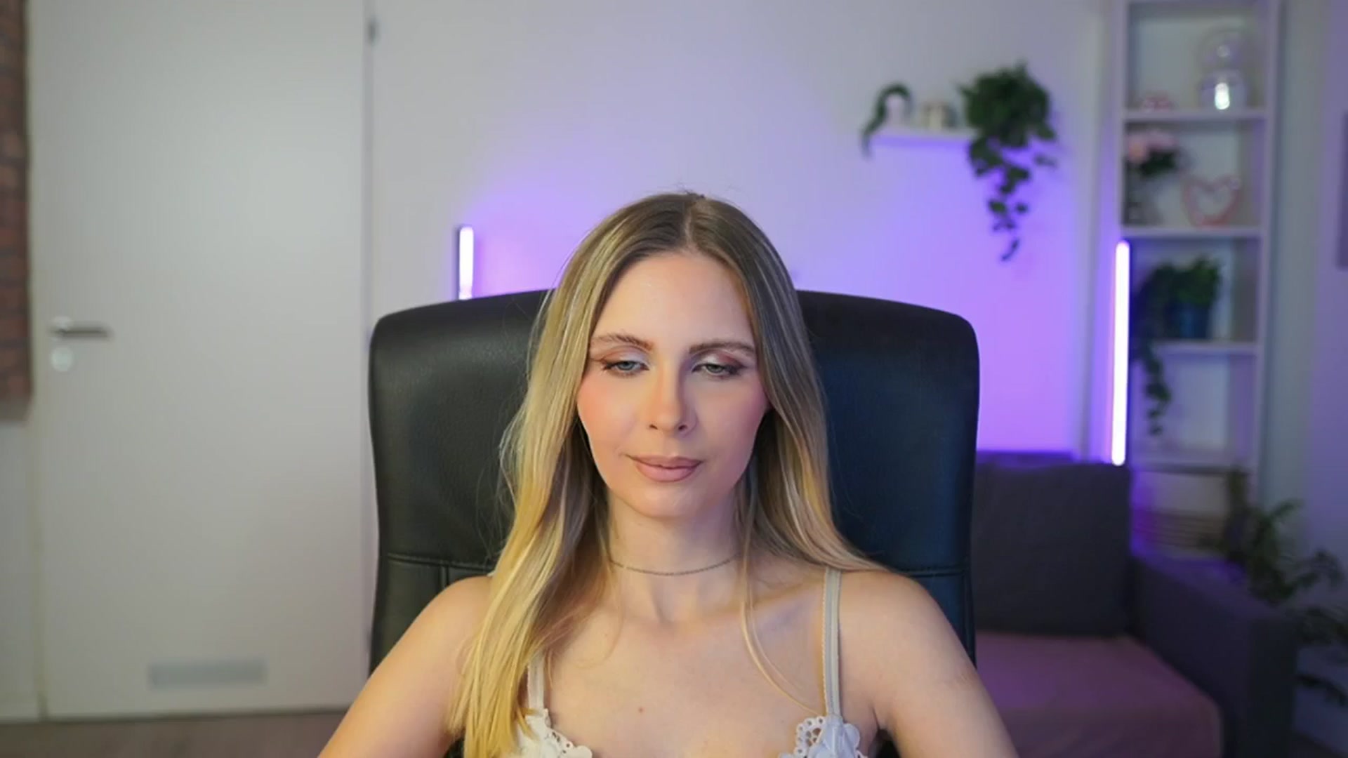Gallery image thumbnail from Catecrago_'s myfreecams stream on, 02/23/2026, 17:59 image 10 of 20