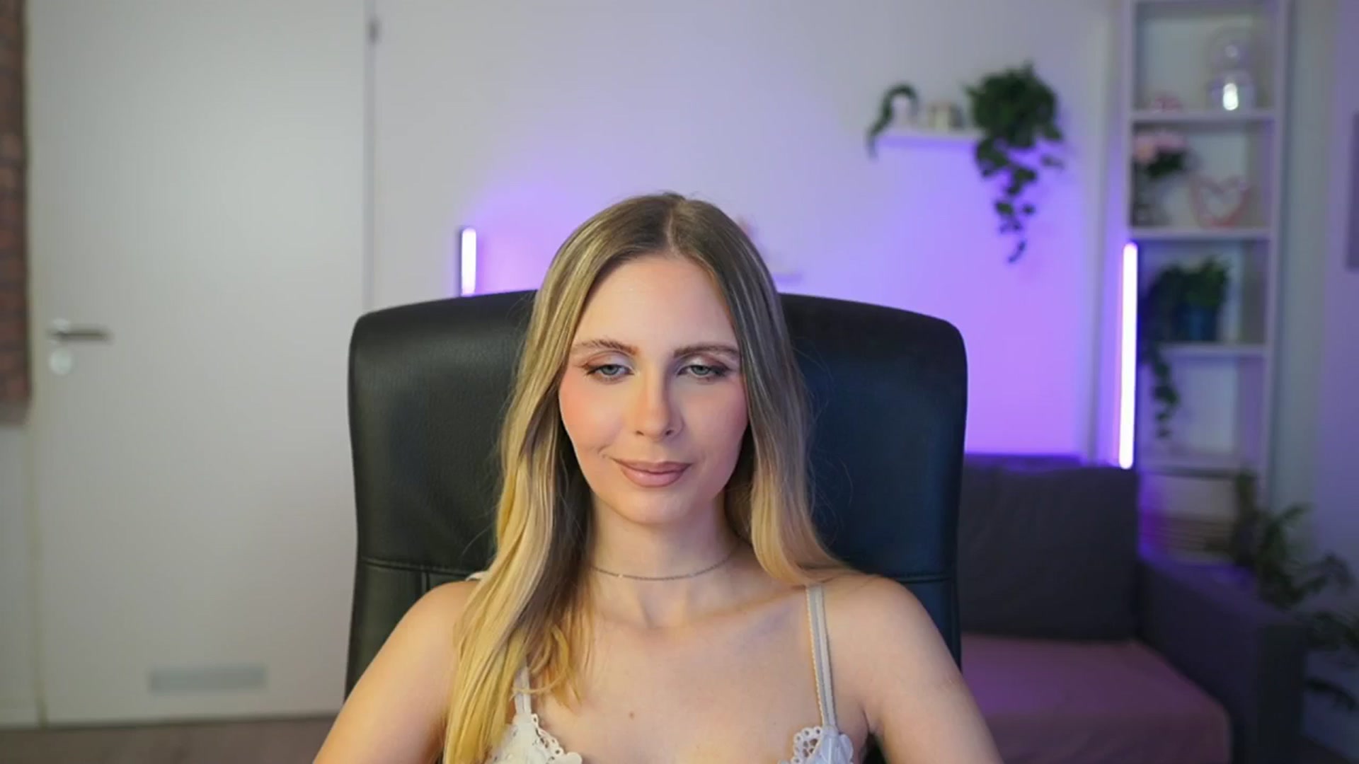 Gallery image thumbnail from Catecrago_'s myfreecams stream on, 02/23/2026, 17:59 image 6 of 20