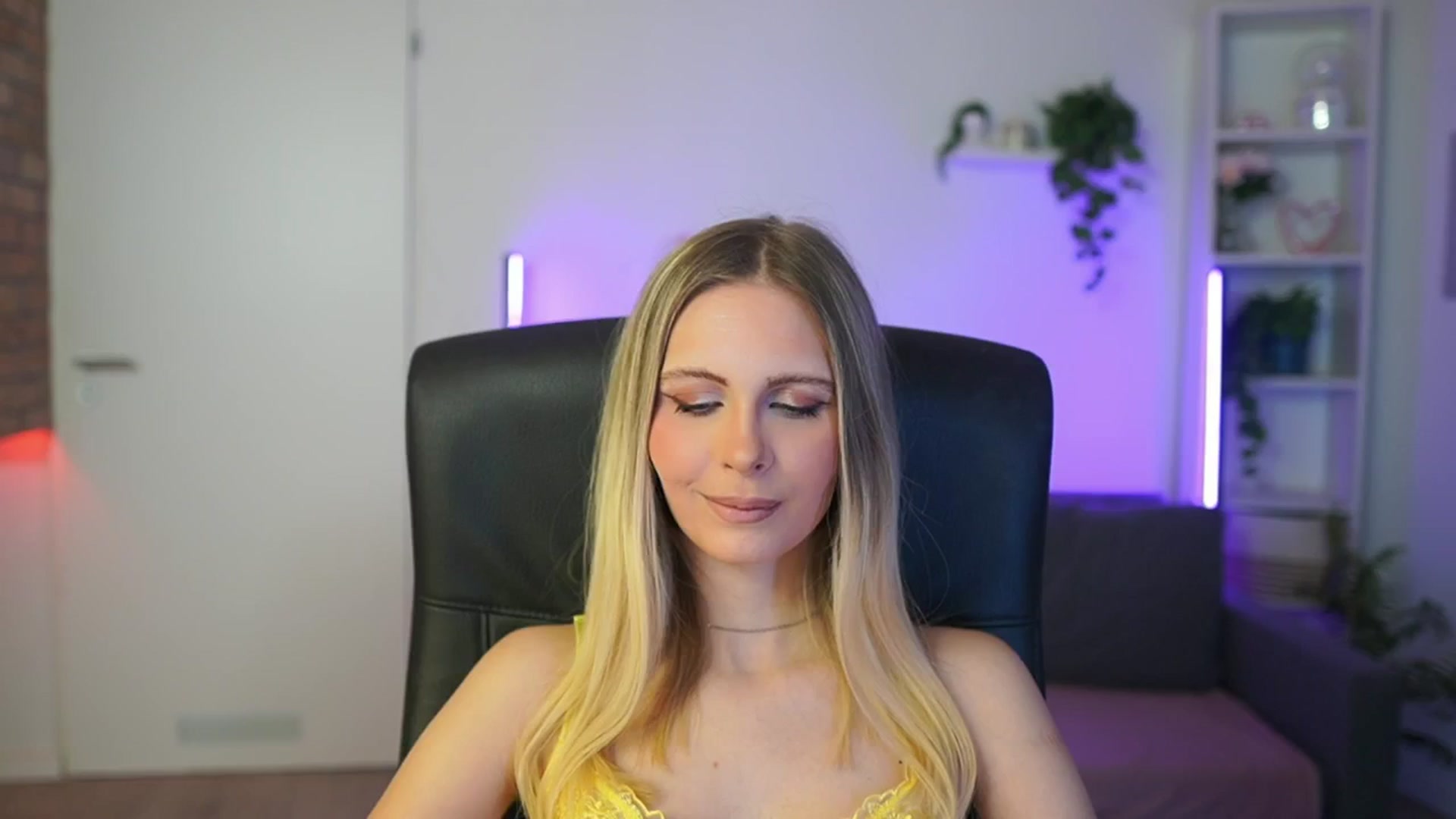 Gallery image thumbnail from Catecrago_'s myfreecams stream on, 02/24/2026, 16:07 image 5 of 20