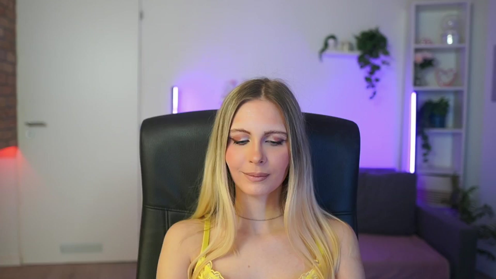 Gallery image thumbnail from Catecrago_'s myfreecams stream on, 02/24/2026, 16:07 image 14 of 20