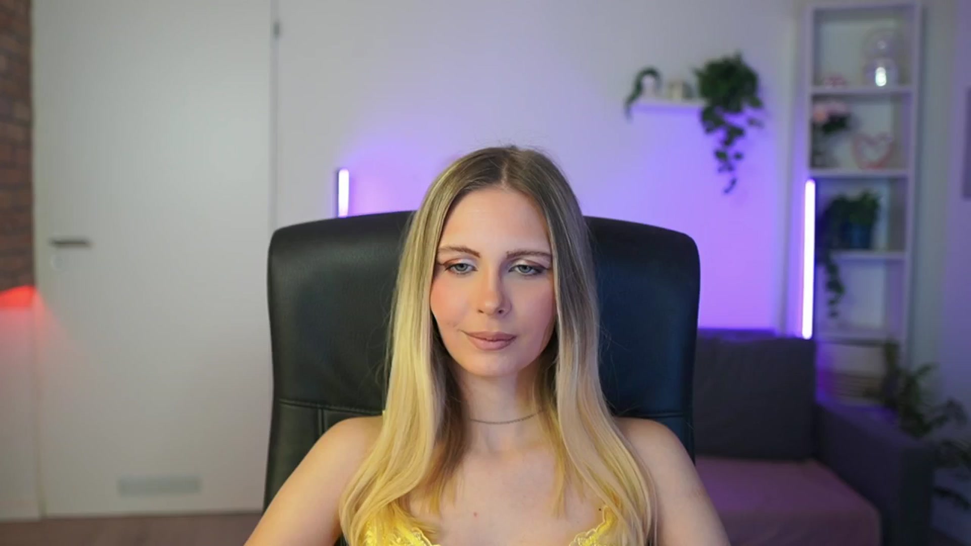 Gallery image thumbnail from Catecrago_'s myfreecams stream on, 02/24/2026, 16:07 image 3 of 20