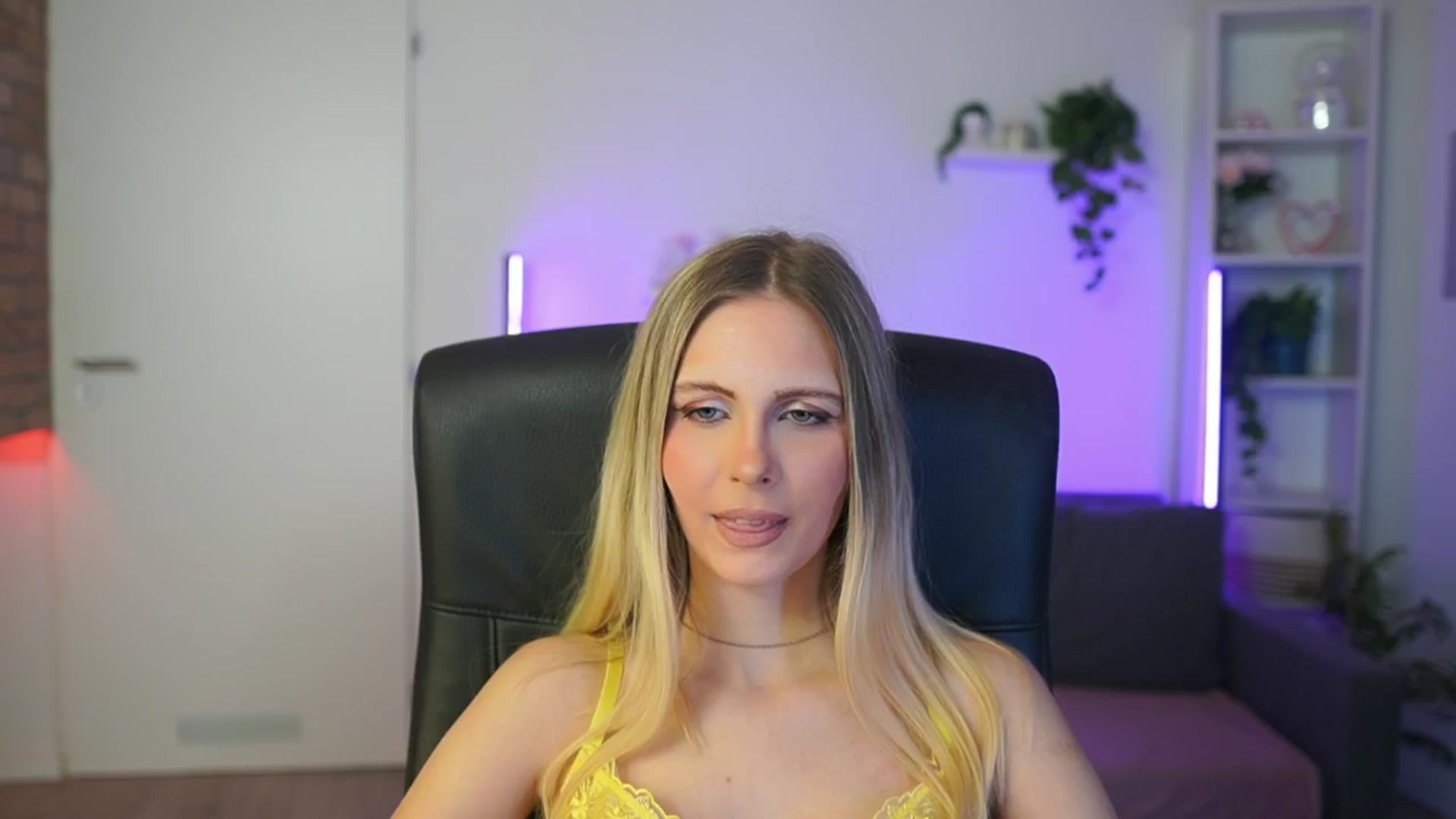 Gallery image thumbnail from Catecrago_'s myfreecams stream on, 02/24/2026, 16:07 image 13 of 20