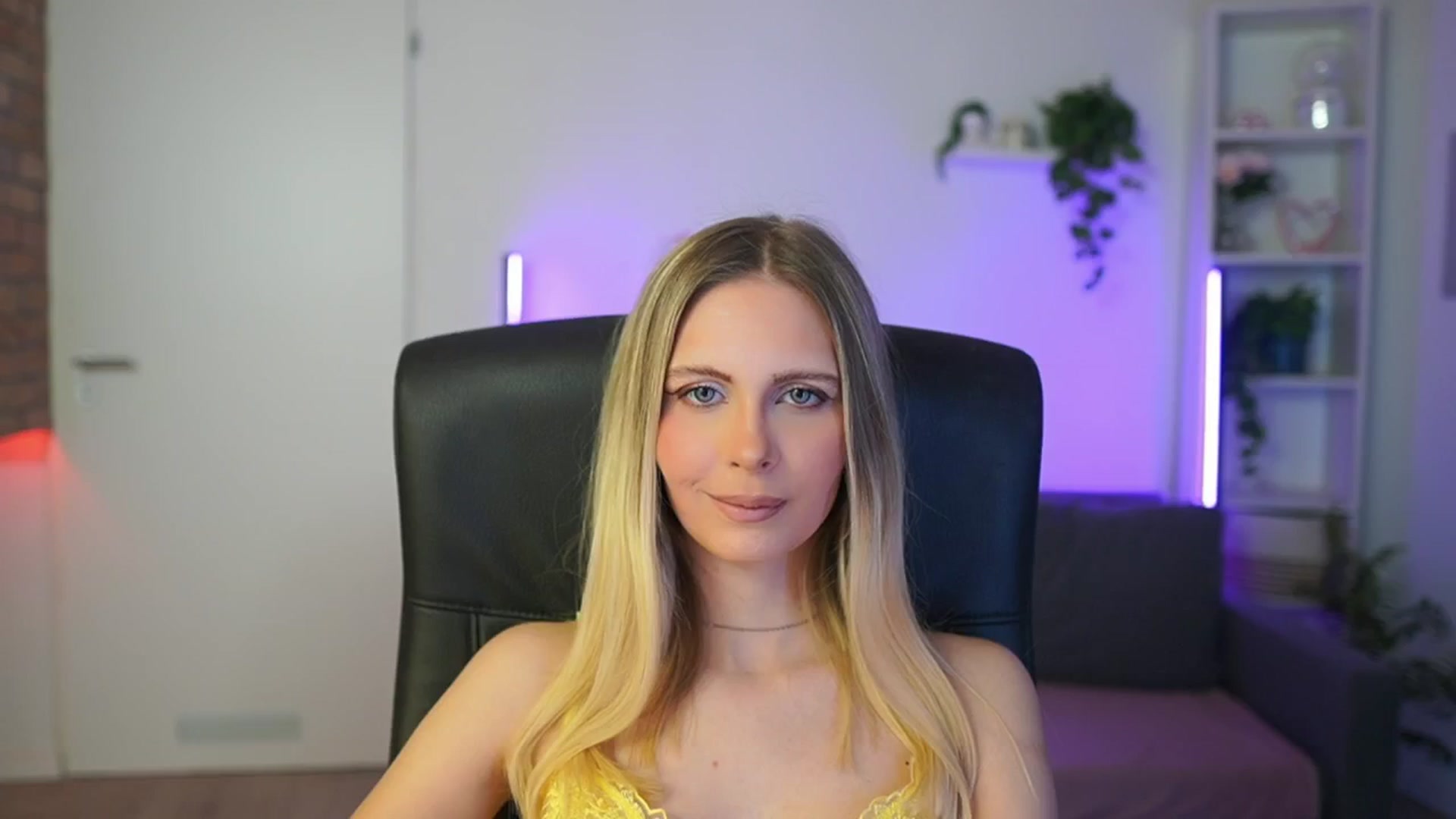 Gallery image thumbnail from Catecrago_'s myfreecams stream on, 02/24/2026, 16:07 image 2 of 20
