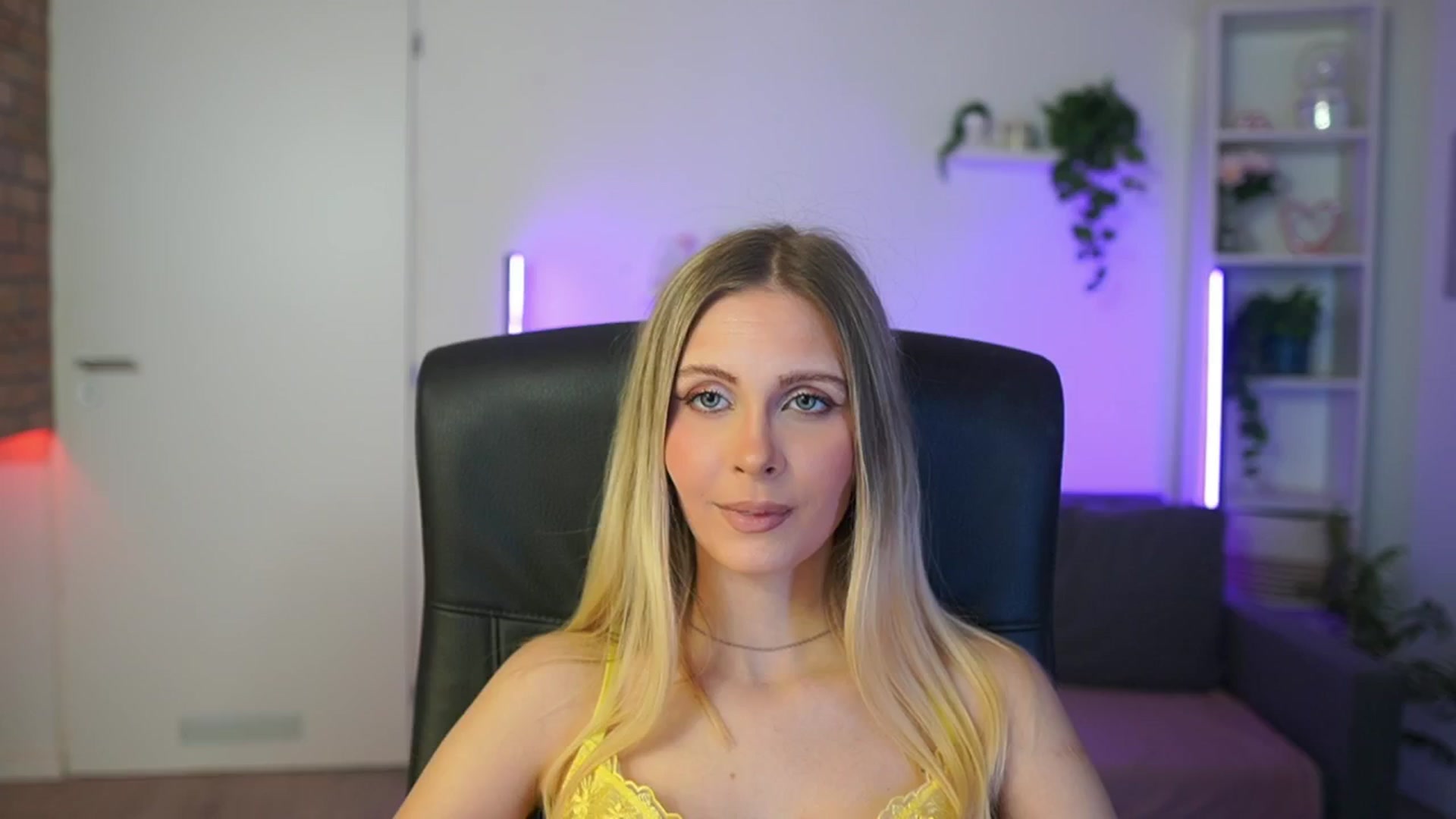 Gallery image thumbnail from Catecrago_'s myfreecams stream on, 02/24/2026, 16:07 image 12 of 20