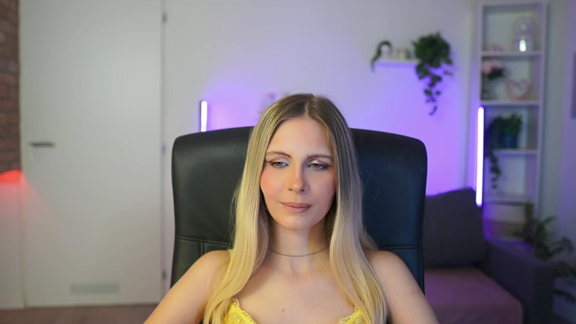 Gallery image thumbnail from Catecrago_'s myfreecams stream on, 02/24/2026, 18:39 image 1 of 20