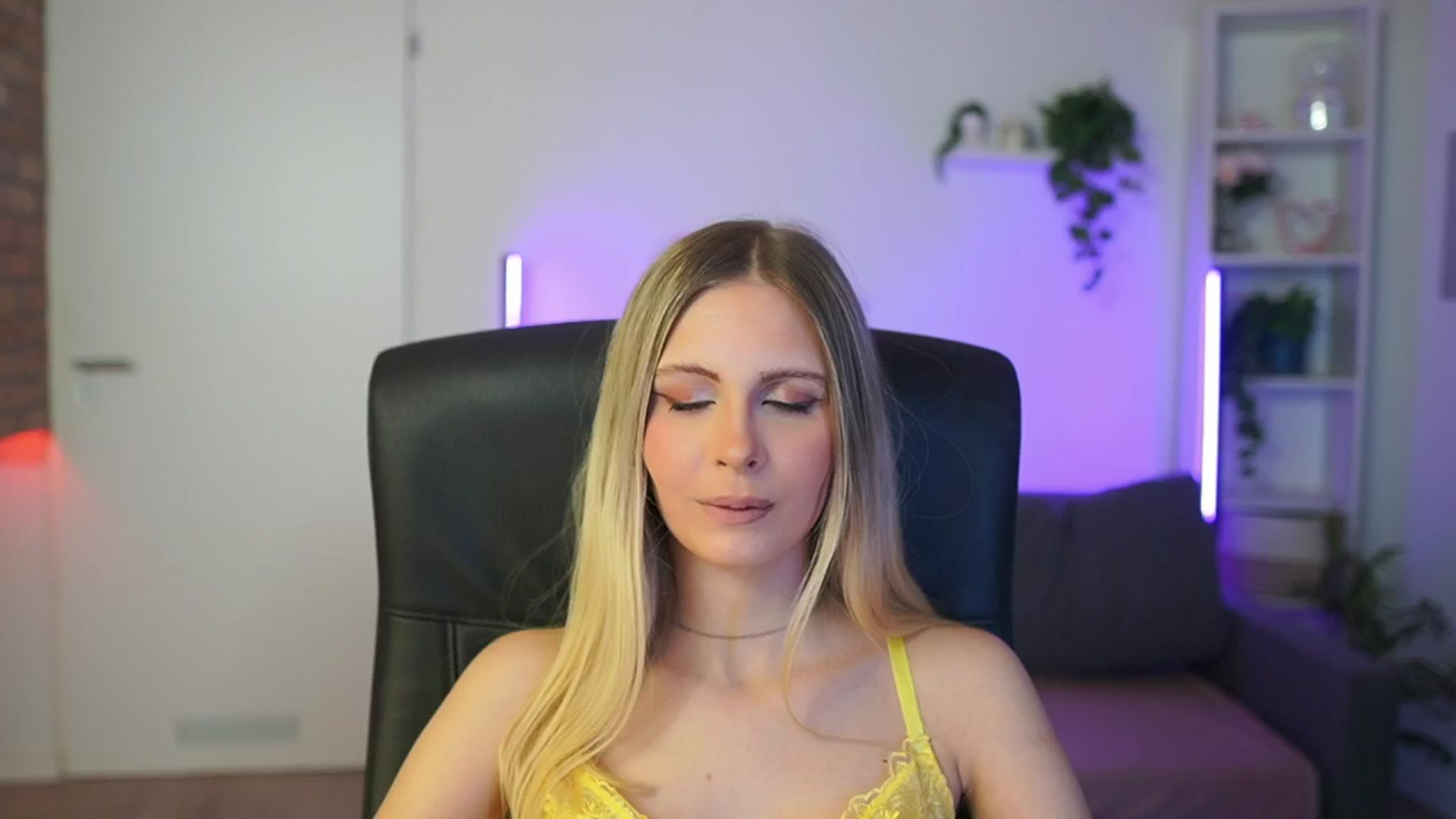Gallery image thumbnail from Catecrago_'s myfreecams stream on, 02/24/2026, 18:39 image 8 of 20