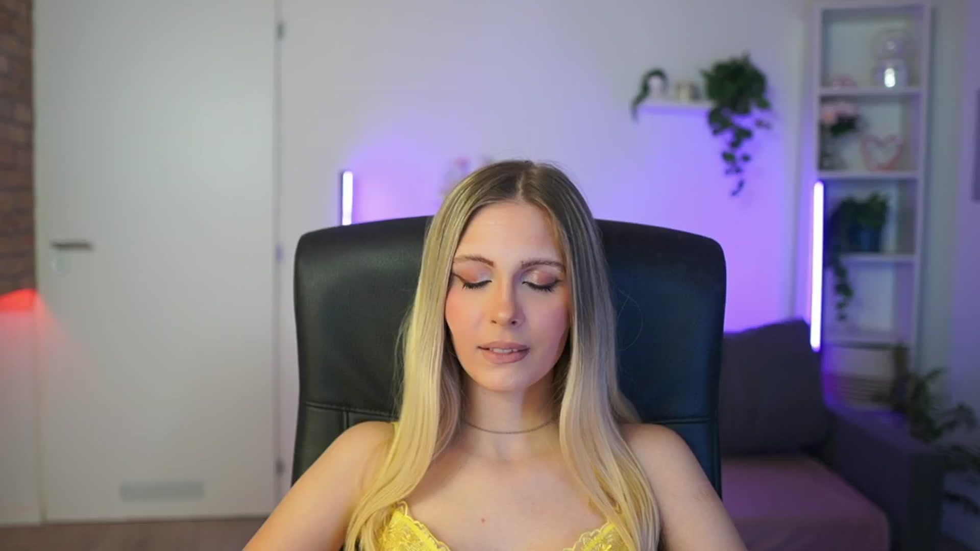 Gallery image thumbnail from Catecrago_'s myfreecams stream on, 02/24/2026, 18:39 image 3 of 20