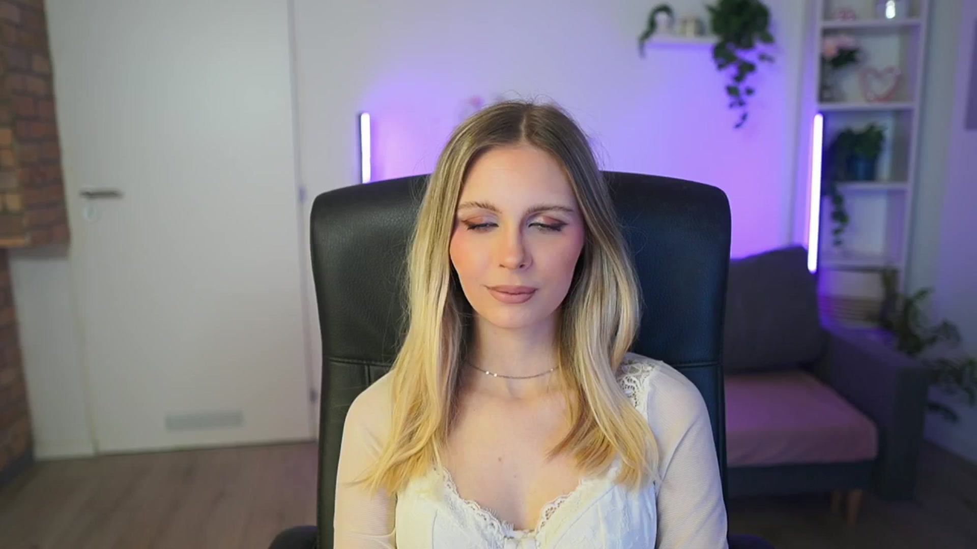 Gallery image thumbnail from Catecrago_'s myfreecams stream on, 02/25/2026, 09:16 image 3 of 20