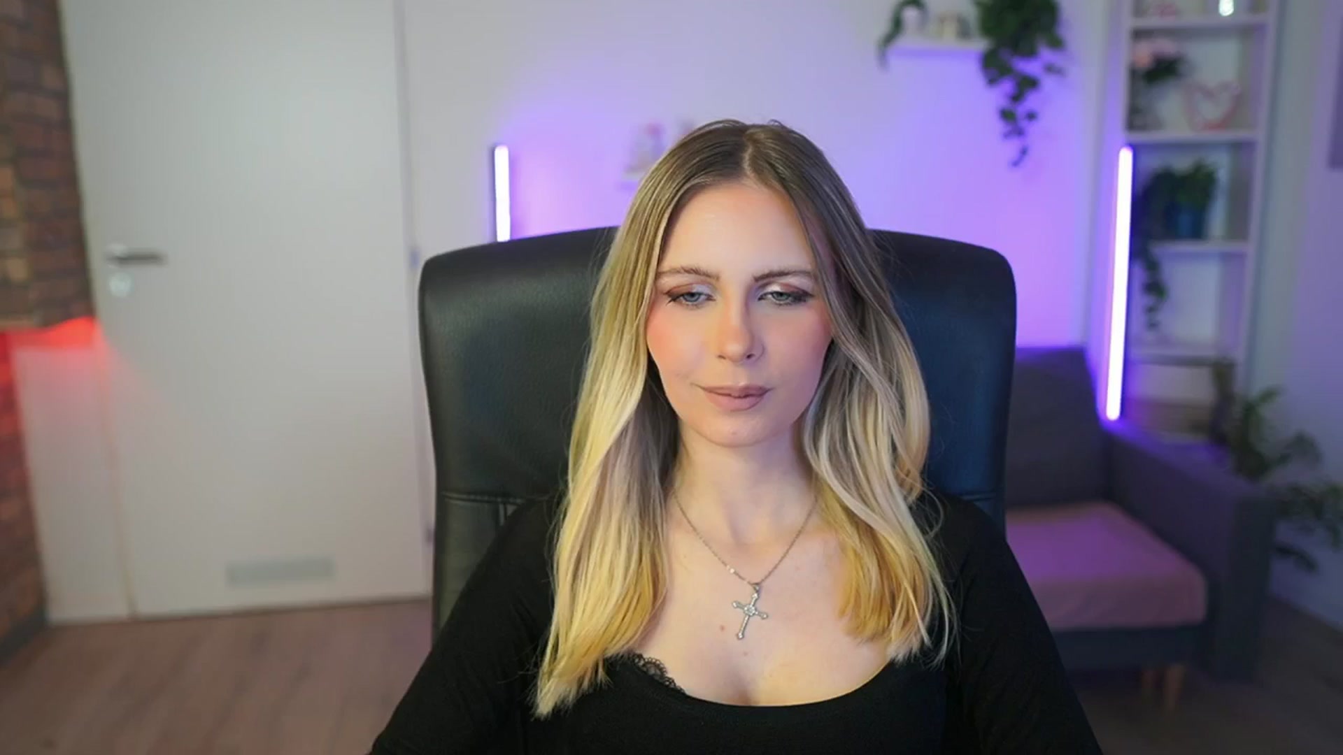 Gallery image thumbnail from Catecrago_'s myfreecams stream on, 02/26/2026, 15:05 image 1 of 20