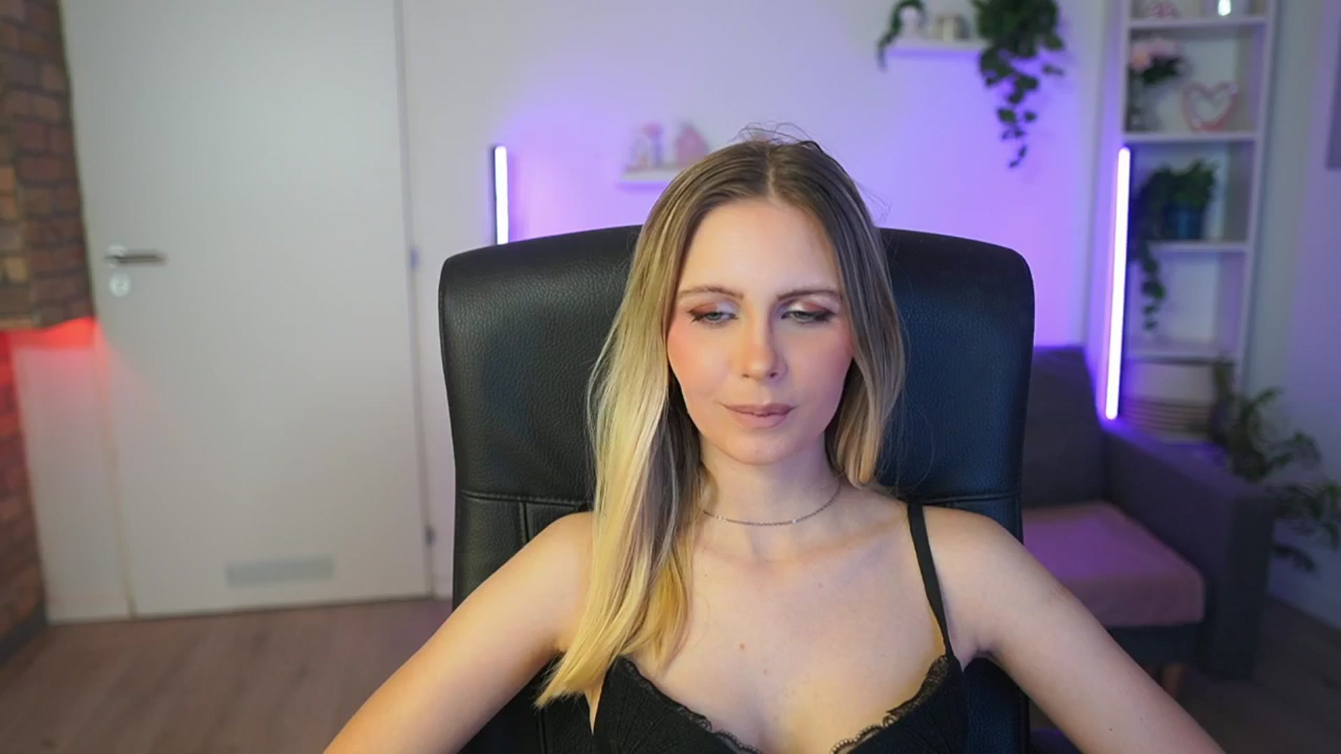 Gallery image thumbnail from Catecrago_'s myfreecams stream on, 02/26/2026, 16:57 image 4 of 20